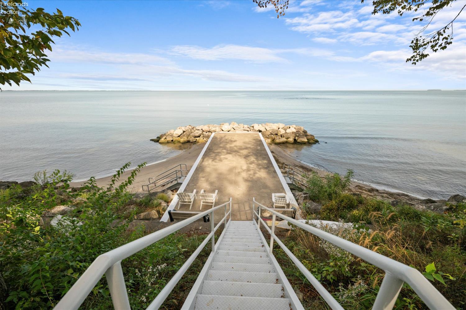 Port Clinton, Ohio, 43452, United States, 3 Bedrooms Bedrooms, ,3 BathroomsBathrooms,Residential,For Sale,1983148