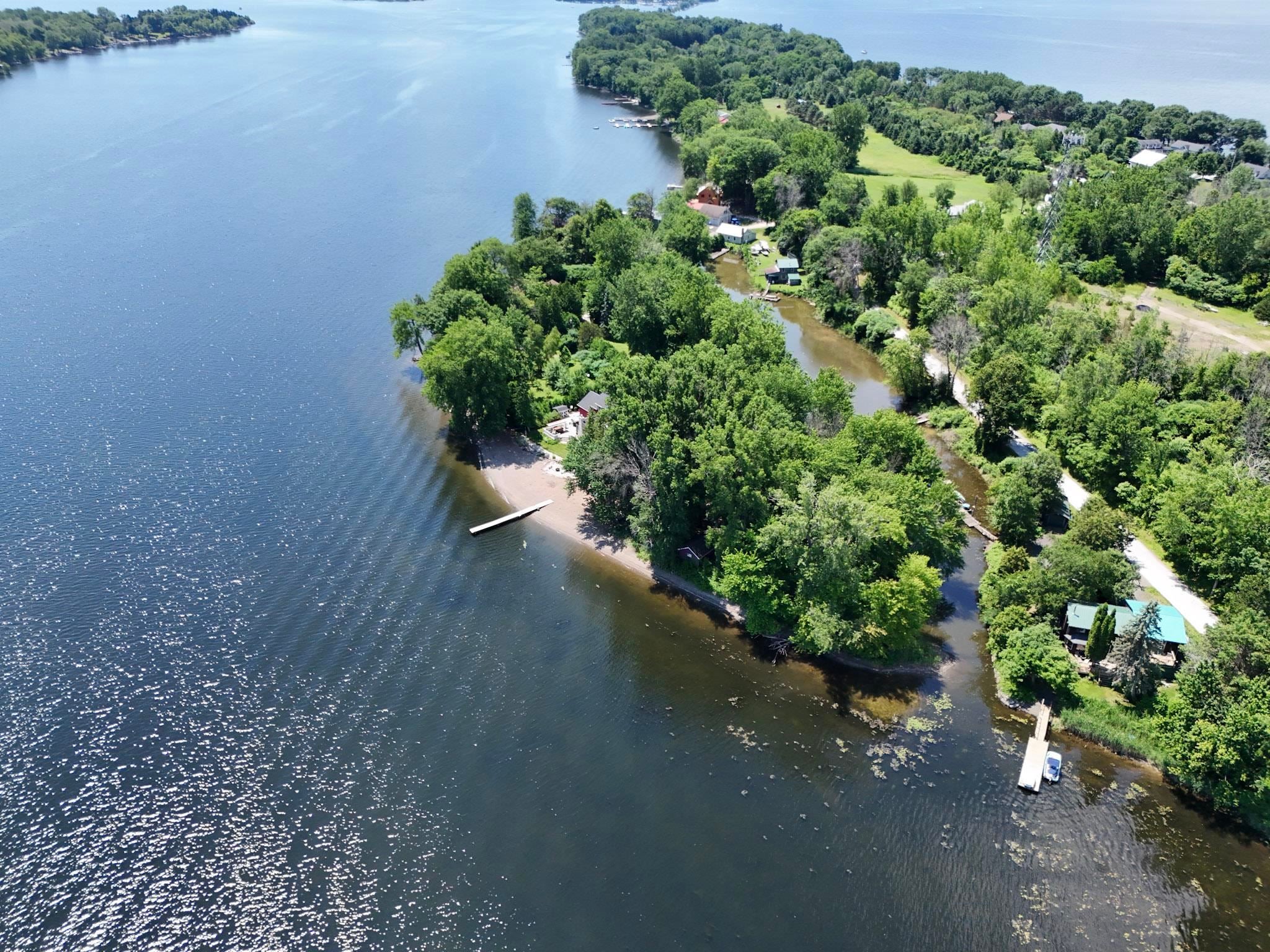 Alburgh, Vermont, 05440, United States, 5 Bedrooms Bedrooms, ,1 BathroomBathrooms,Residential,For Sale,1885348