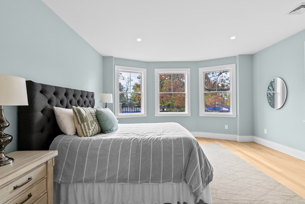 Brookline, Massachusetts, 02445, United States, 5 Bedrooms Bedrooms, ,4 BathroomsBathrooms,Residential,For Sale,1994664