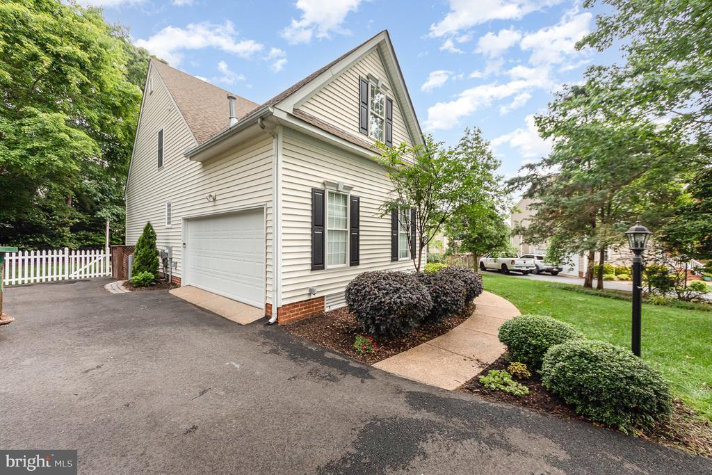 Chesterfield, Virginia, 23832, United States, 4 Bedrooms Bedrooms, ,3 BathroomsBathrooms,Residential,For Sale,1827730