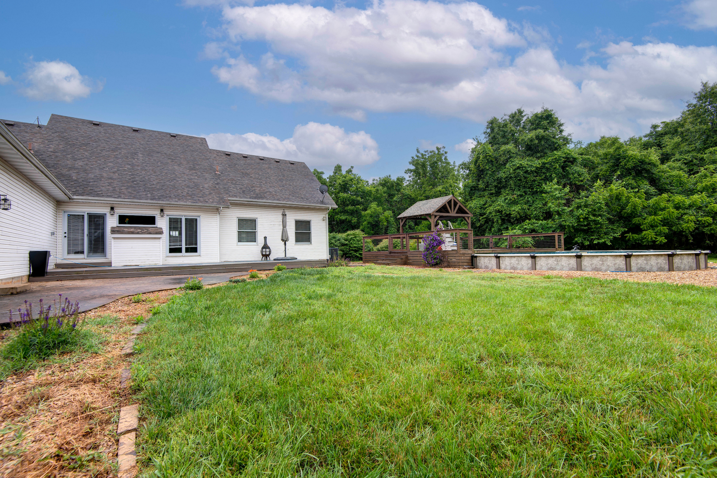 Springfield, Missouri, 65803, United States, 5 Bedrooms Bedrooms, ,3 BathroomsBathrooms,Residential,For Sale,2049332