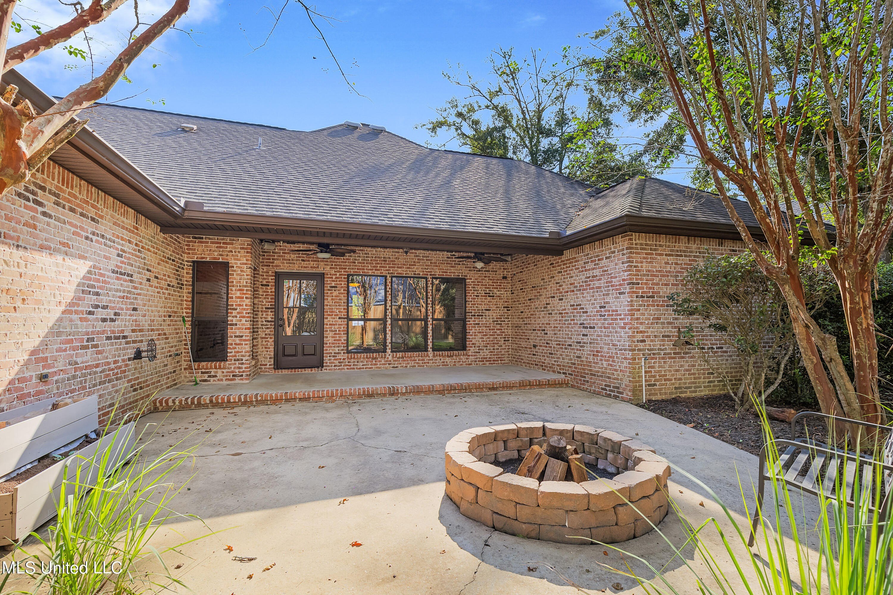 Ocean Springs, Mississippi, 39564, United States, 4 Bedrooms Bedrooms, ,3 BathroomsBathrooms,Residential,For Sale,1978241