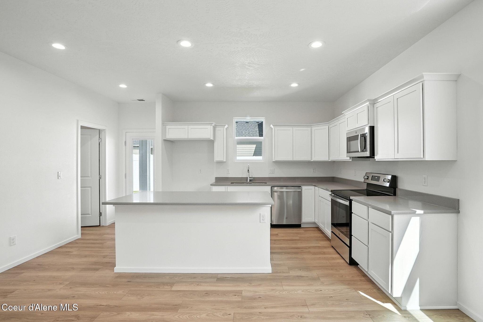 Post Falls, Idaho, 83854, United States, 3 Bedrooms Bedrooms, ,Residential,For Sale,1988567