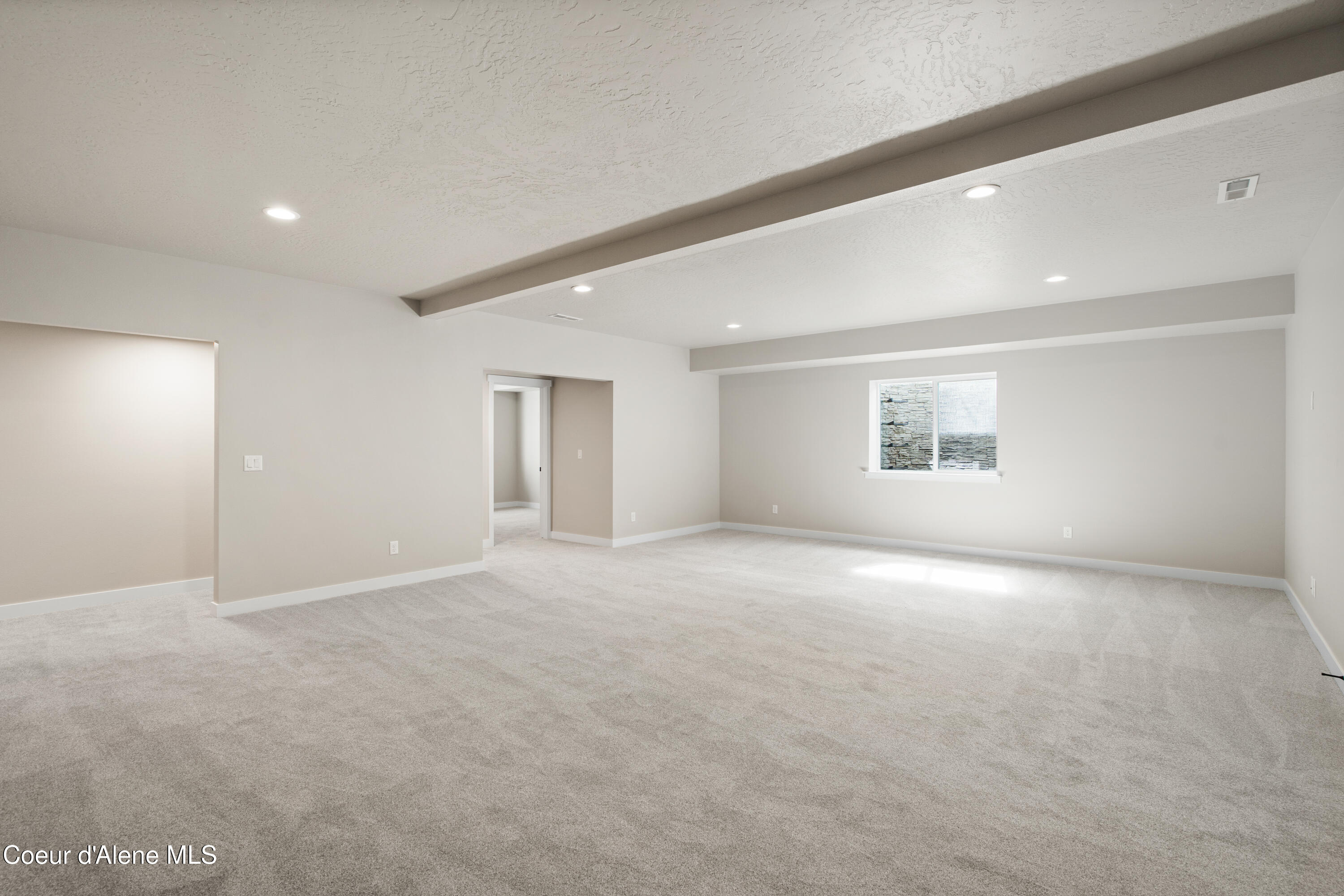 Coeur d'Alene, Idaho, 83814, United States, 5 Bedrooms Bedrooms, ,3 BathroomsBathrooms,Residential,For Sale,1943081
