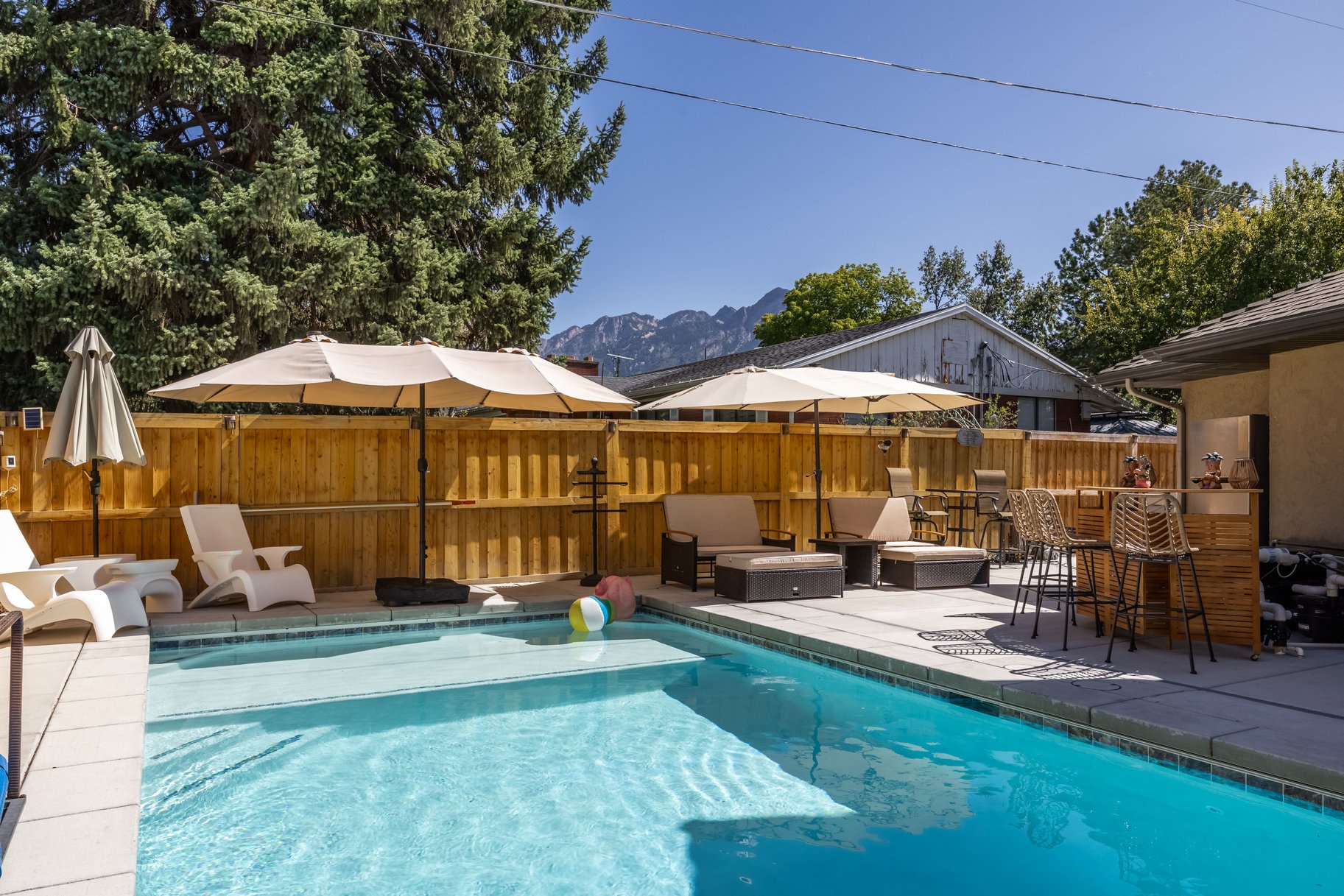  East Millcreek Living with New Saltwater Pool & Entertaining Spaces - 物件實景