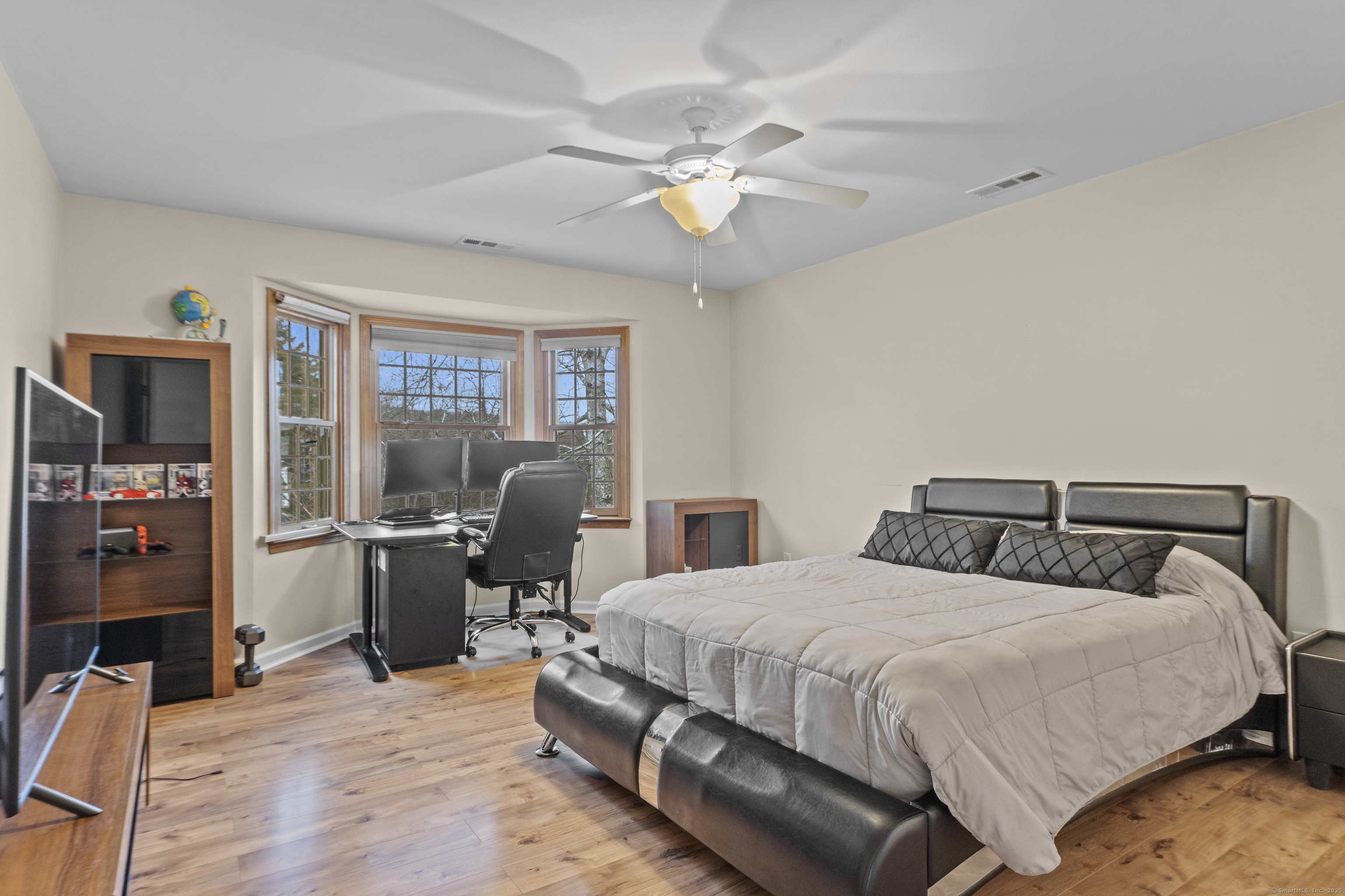 Monroe, Connecticut, 06468, United States, 5 Bedrooms Bedrooms, ,4 BathroomsBathrooms,Residential,For Sale,1744682