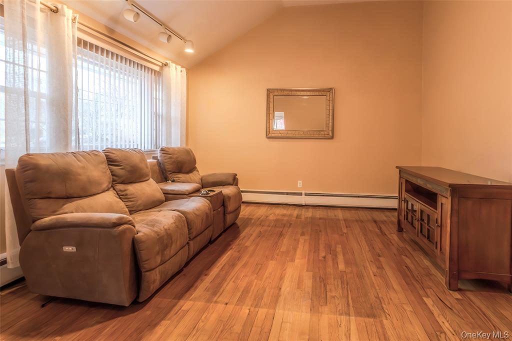 Mohegan Lake, New York, 10547, United States, 3 Bedrooms Bedrooms, ,1 BathroomBathrooms,Residential,For Sale,1992350