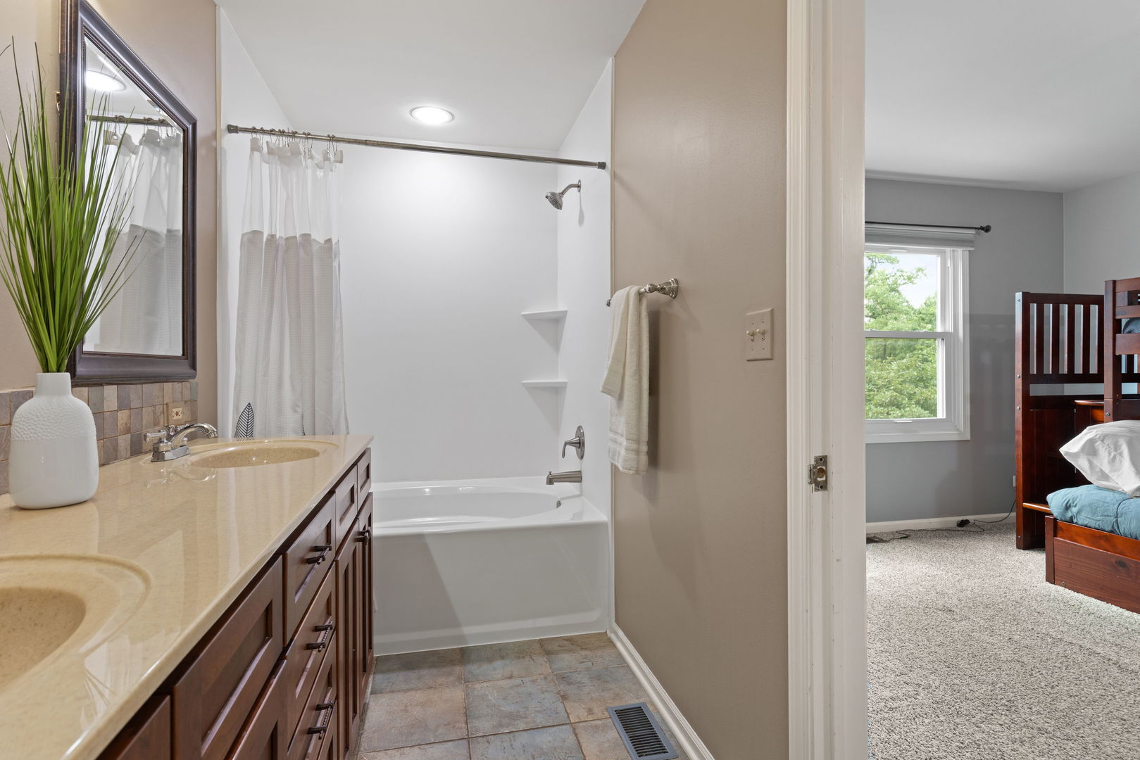 Barrington Hills, Illinois, 60010, United States, 5 Bedrooms Bedrooms, ,5 BathroomsBathrooms,Residential,For Sale,1938528