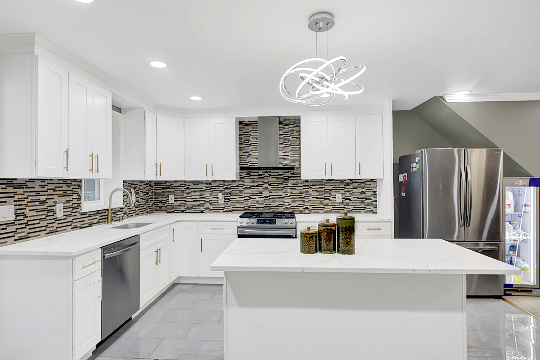 Brooklyn, New York, 11234, United States, 5 Bedrooms Bedrooms, ,3 BathroomsBathrooms,Residential,For Sale,1976876