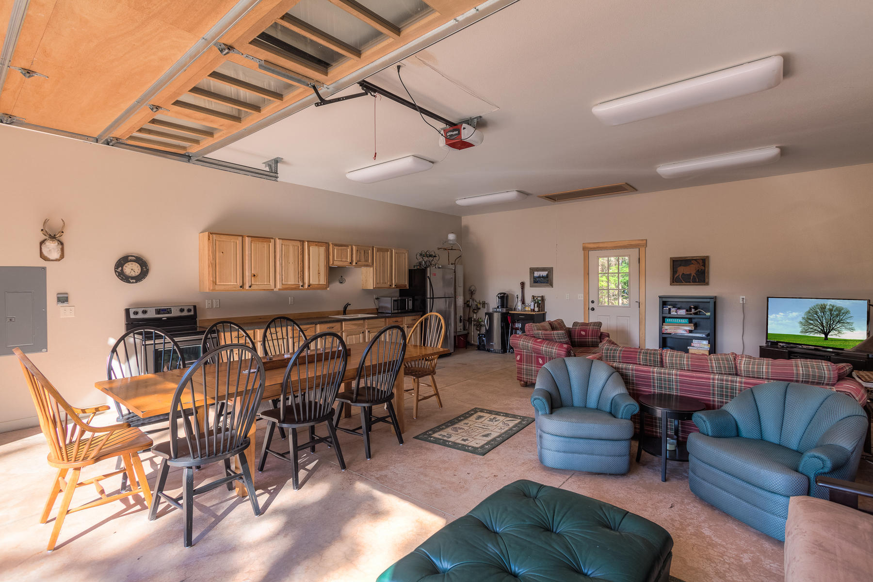 Coolin, Idaho, 83821, United States, 2 Bedrooms Bedrooms, ,1 BathroomBathrooms,Residential,For Sale,1921684
