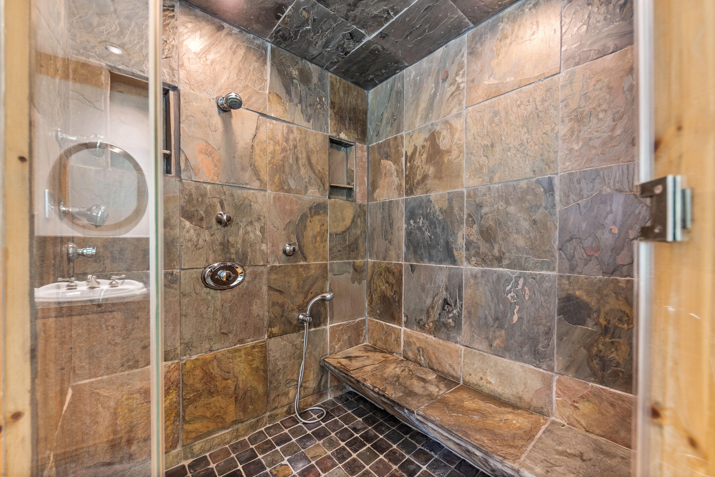 Lakeside, Michigan, 49116, United States, 3 Bedrooms Bedrooms, ,3 BathroomsBathrooms,Residential,For Sale,1926204