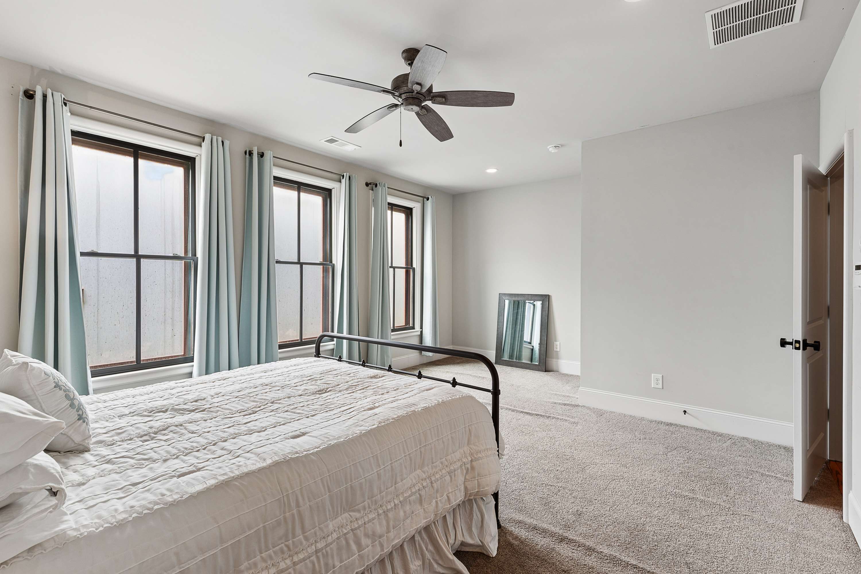  Stunning Townhome in Decatur