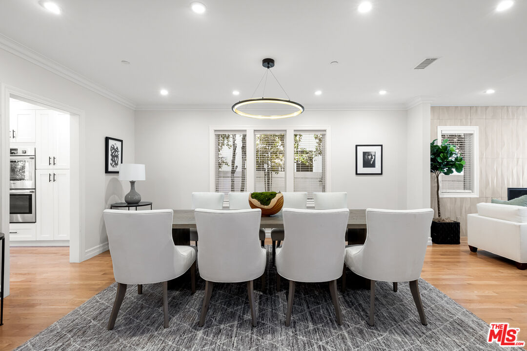 Los Angeles, California, 90046, United States, 5 Bedrooms Bedrooms, ,5 BathroomsBathrooms,Residential,For Sale,1932208