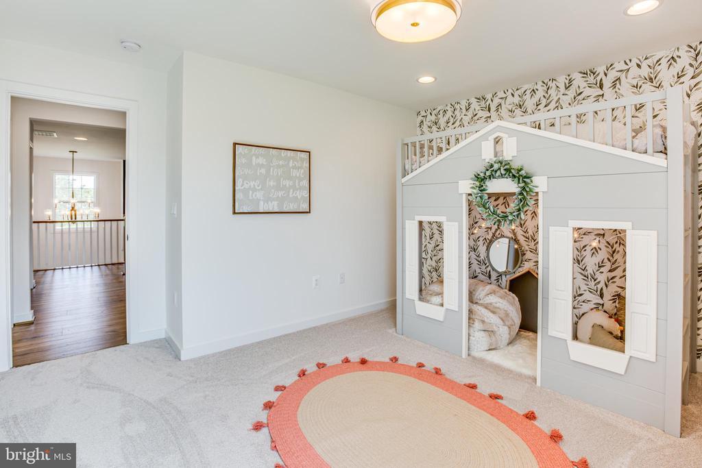 Fredericksburg, Virginia, 22406, United States, 4 Bedrooms Bedrooms, ,4 BathroomsBathrooms,Residential,For Sale,1849791