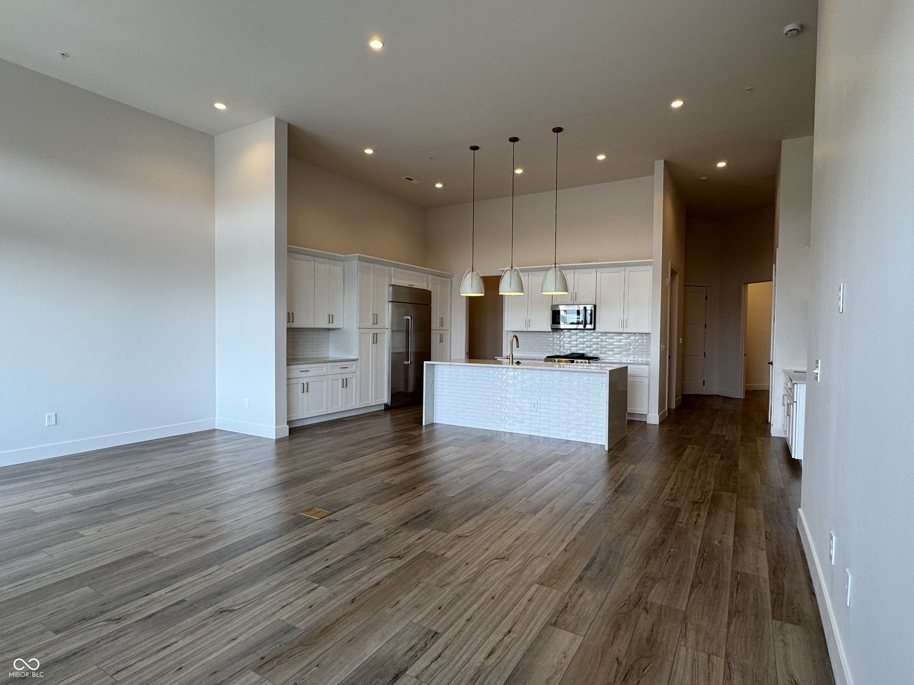 Carmel, Indiana, 46032, United States, 2 Bedrooms Bedrooms, ,3 BathroomsBathrooms,Residential,For Sale,1983027