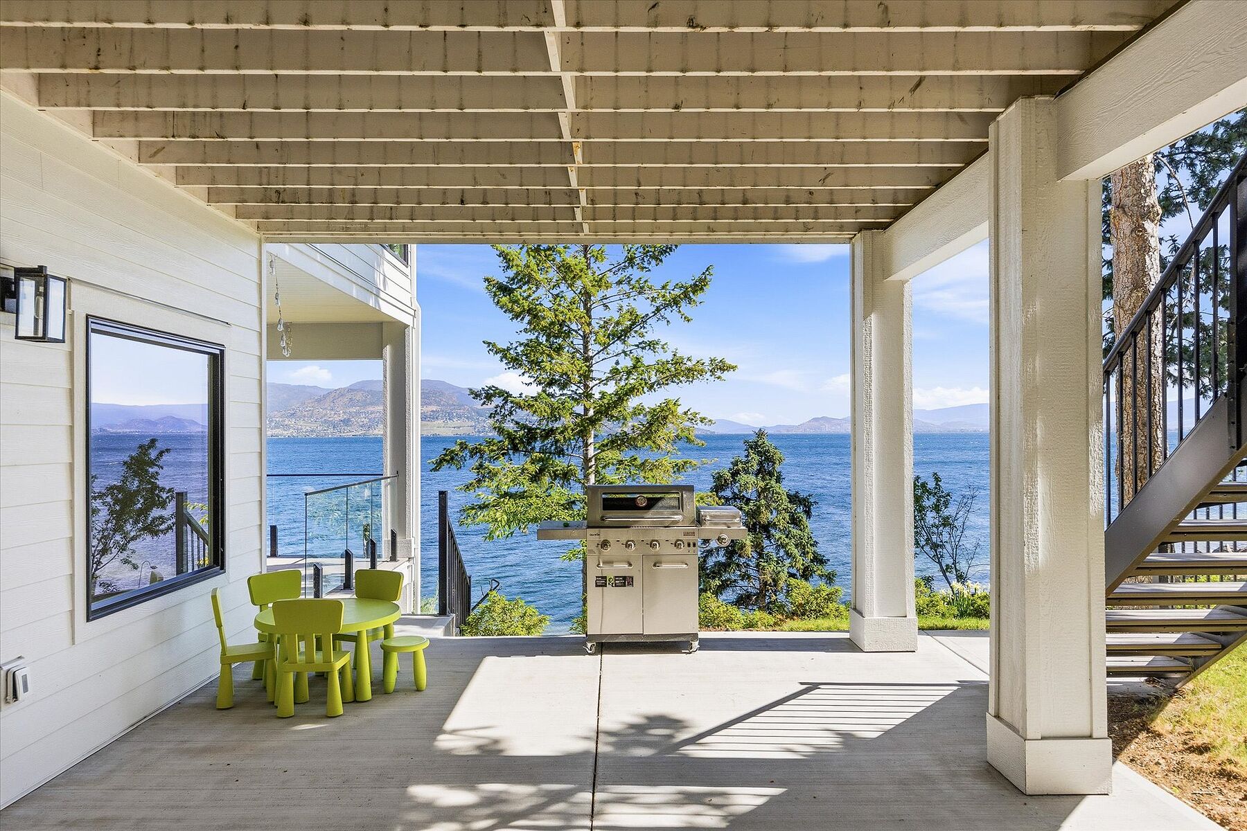  Stunning Home with Privacy - 物件實景