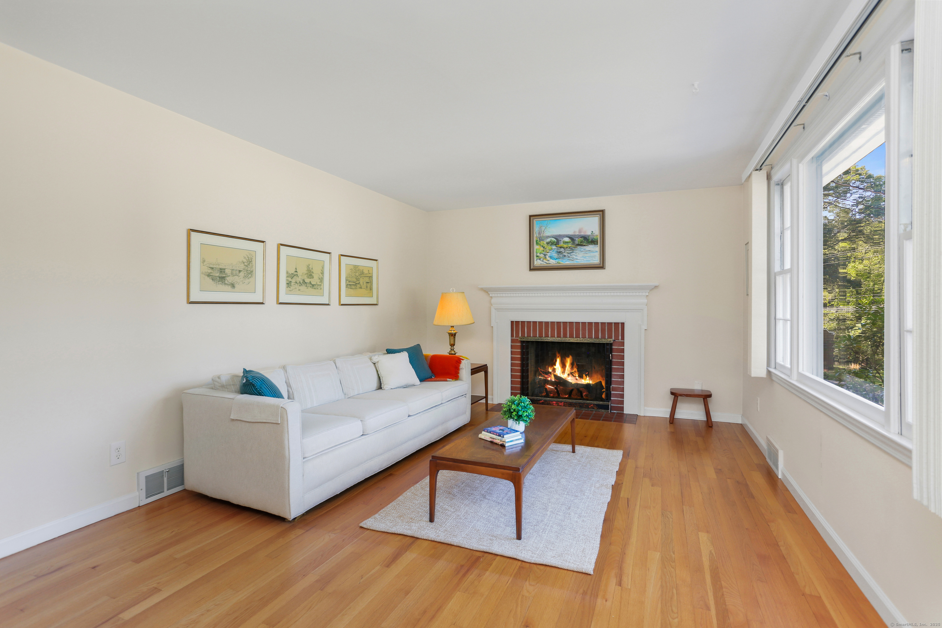Fairfield, Connecticut, 06825, United States, 4 Bedrooms Bedrooms, ,3 BathroomsBathrooms,Residential,For Sale,1934186
