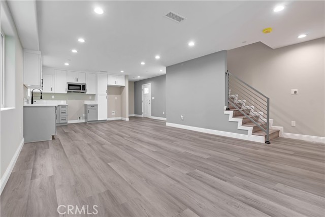 Hawaiian Gardens, California, 90716, United States, 6 Bedrooms Bedrooms, ,Residential,For Sale,1985769