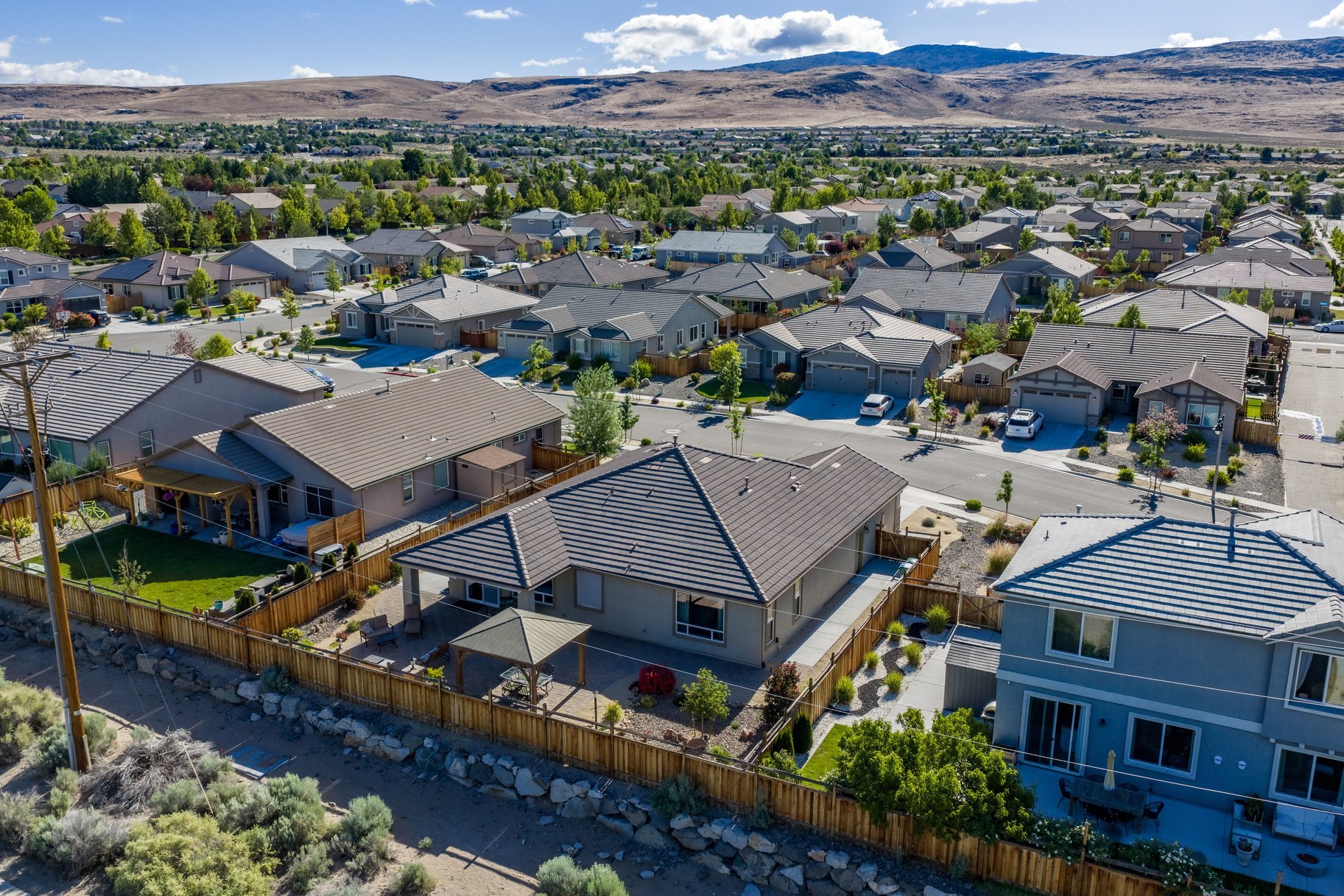  Welcome to 7239 Early Dawn Court, located in desirable Wingfield Springs - 物件實景