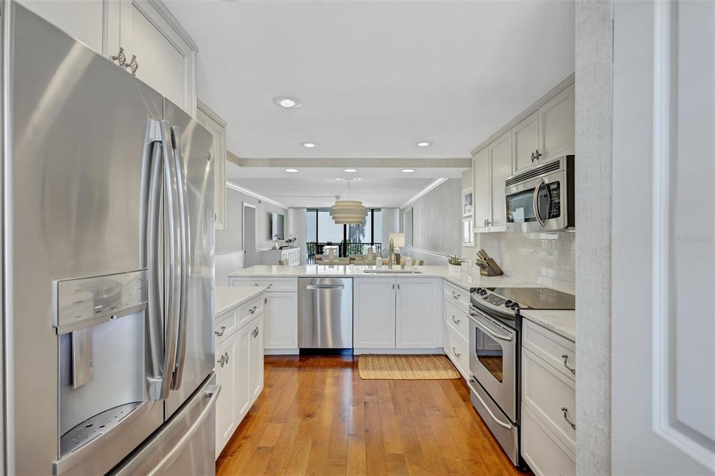 Sarasota, Florida, 34242, United States, 2 Bedrooms Bedrooms, ,2 BathroomsBathrooms,Residential,For Sale,1895415