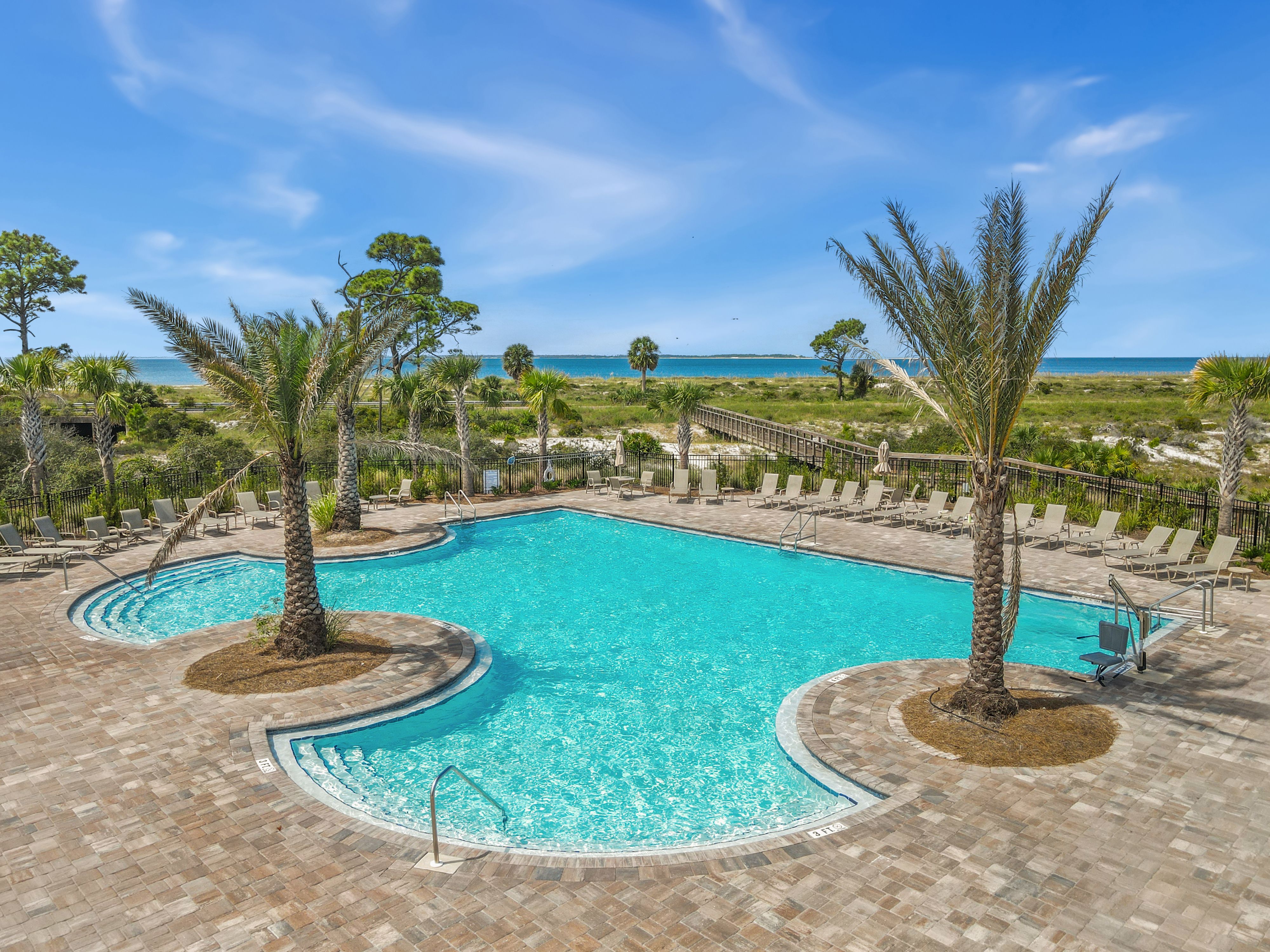  Coastal Retreat With Resort Amenities In WindMark Beach - 物件實景