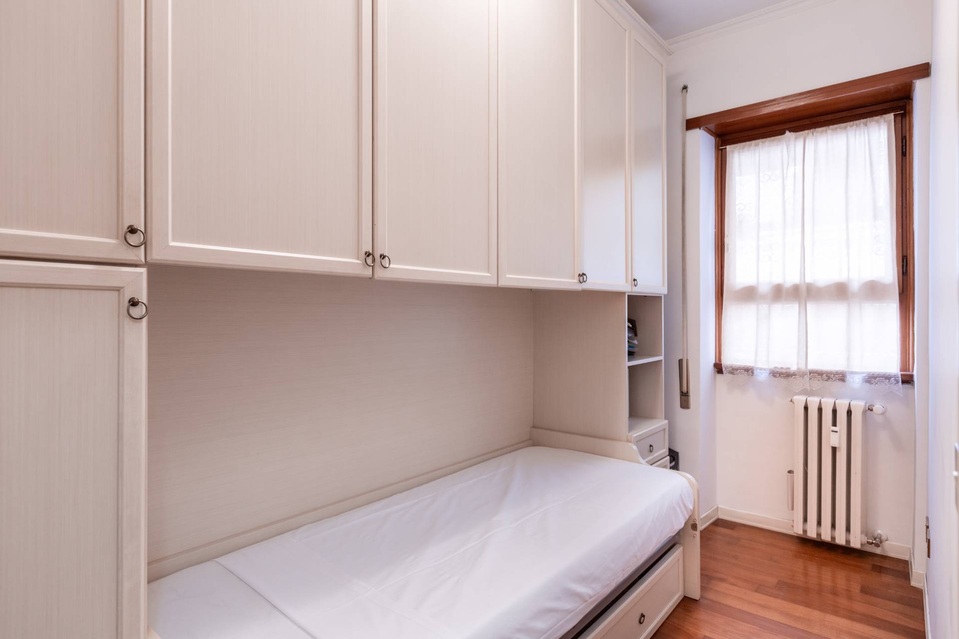 Roma, Roma, 00100, IT, 5 Bedrooms Bedrooms, ,3 BathroomsBathrooms,Residential,For Sale,1738705