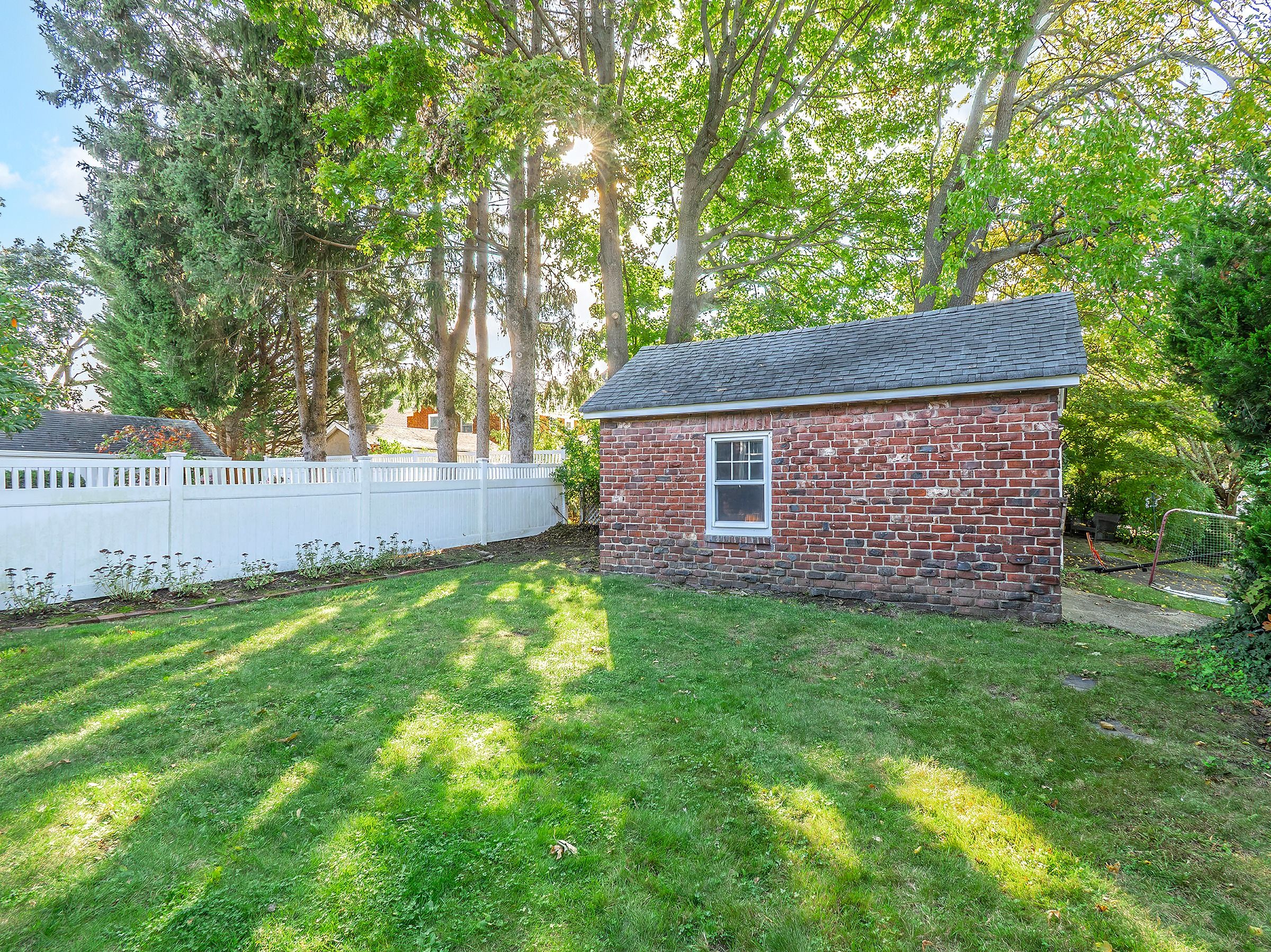  74 Irma Avenue, Port Washington, NY, 11050 - 物件實景