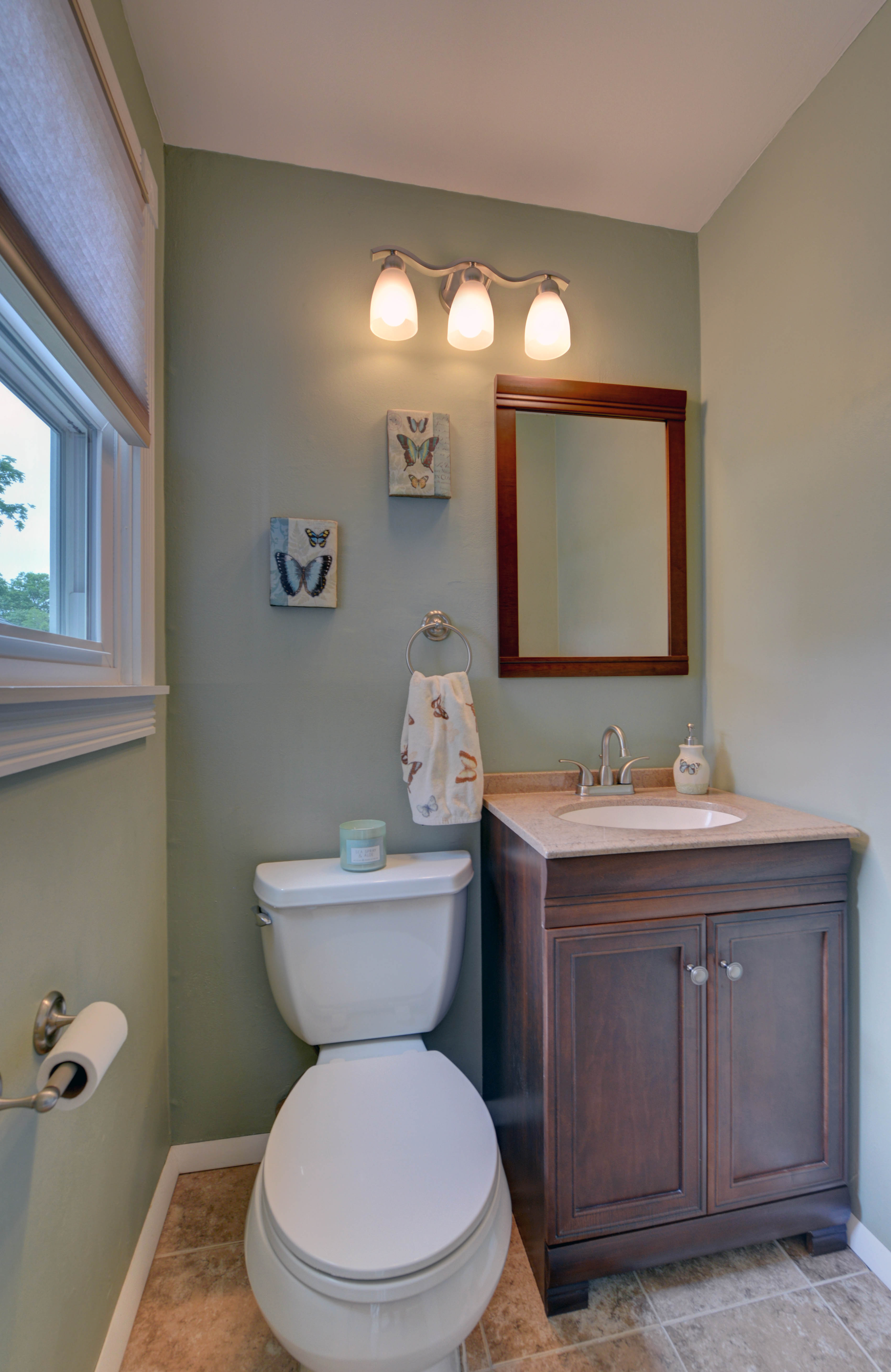 Pequannock, New Jersey, 07440, United States, 3 Bedrooms Bedrooms, ,3 BathroomsBathrooms,Residential,For Sale,1944939
