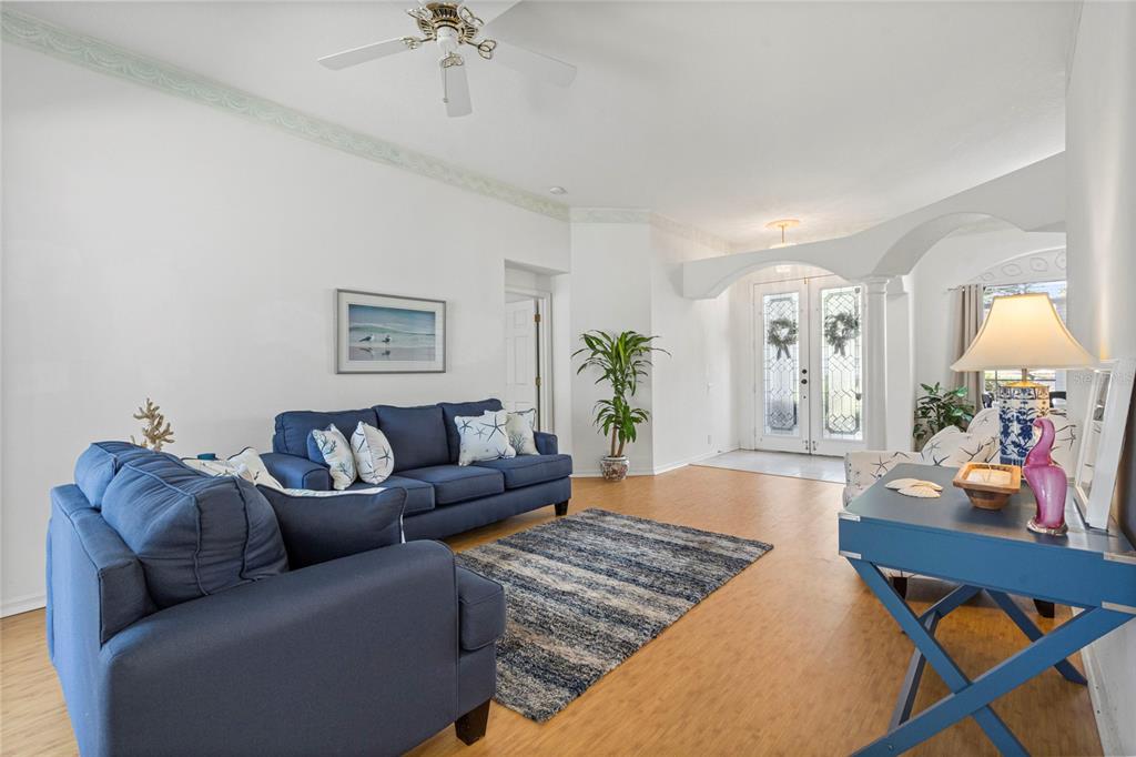 Bradenton, Florida, 34212, United States, 3 Bedrooms Bedrooms, ,3 BathroomsBathrooms,Residential,For Sale,1991817