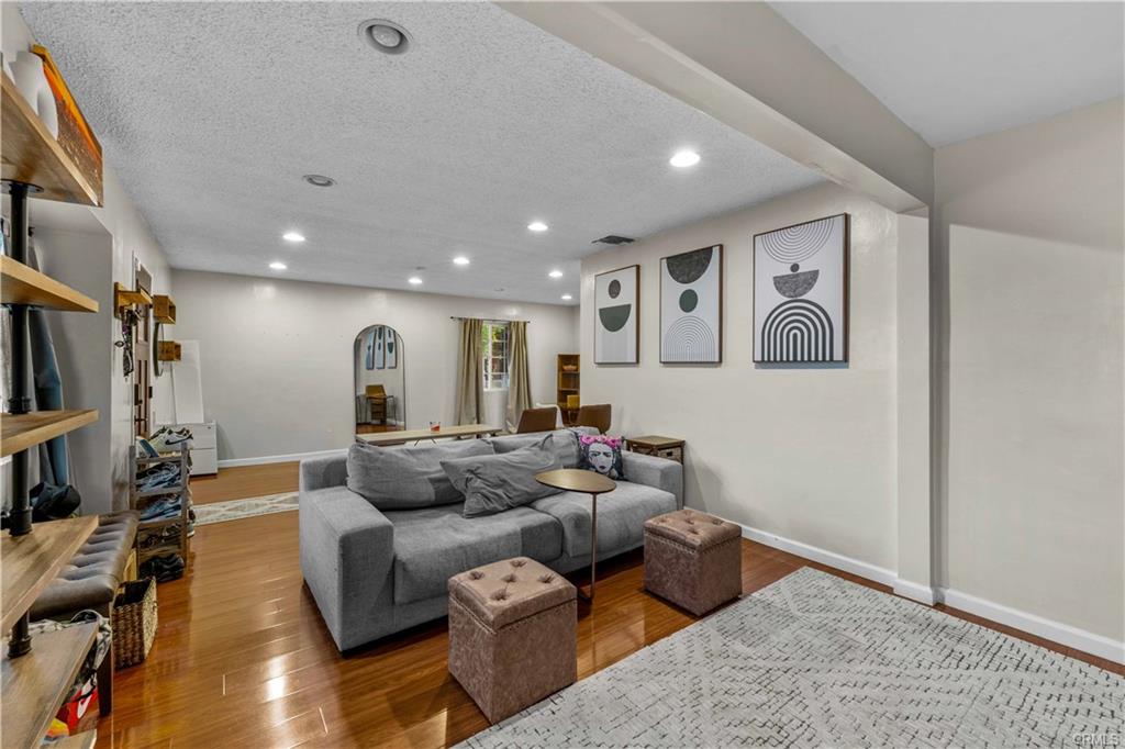 Montebello, California, 90640, United States, 2 Bedrooms Bedrooms, ,2 BathroomsBathrooms,Residential,For Sale,1981178