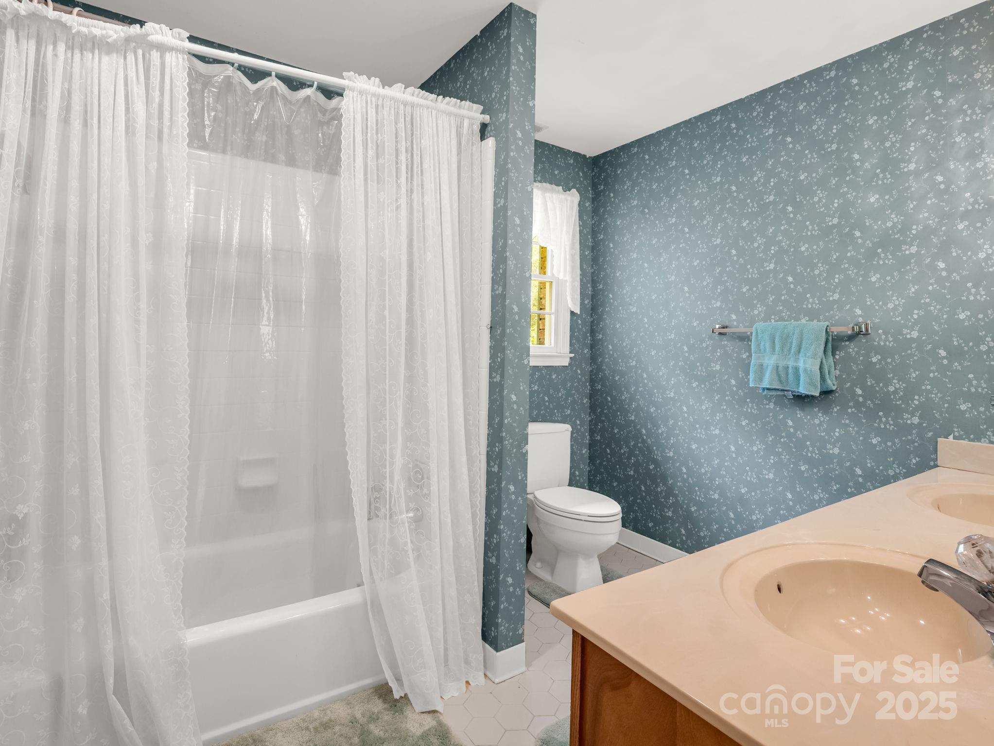 Rutherfordton, North Carolina, 28139, United States, 4 Bedrooms Bedrooms, ,3 BathroomsBathrooms,Residential,For Sale,1944871