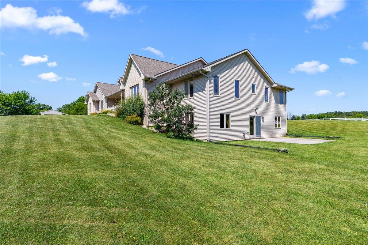 Hubbard, Wisconsin, 53035, United States, 4 Bedrooms Bedrooms, ,4 BathroomsBathrooms,Residential,For Sale,1885428