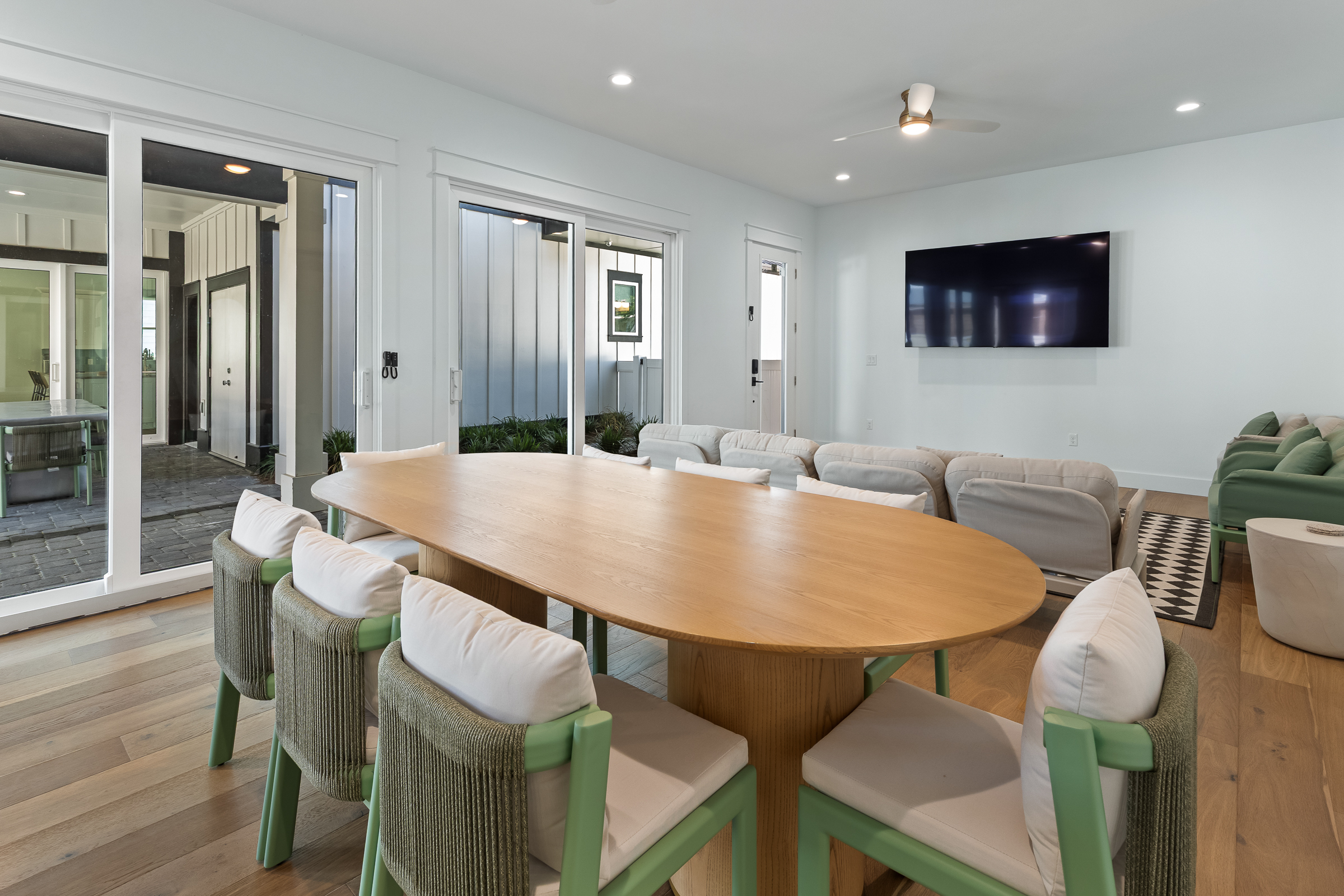  Grand Coastal Retreat With Carriage House And Resort-Style Pool - 物件實景