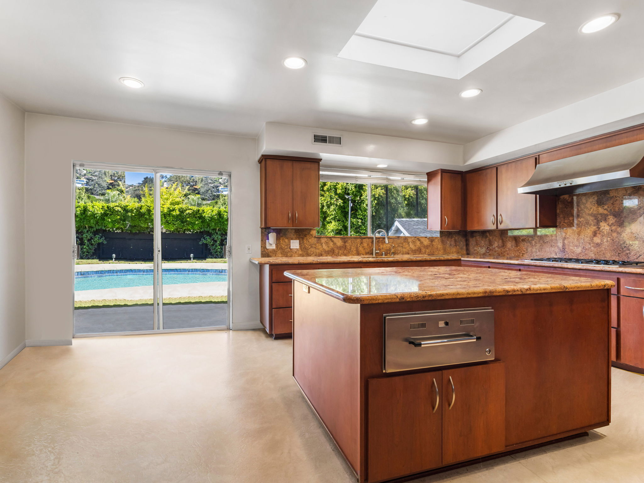  1120 Maybrook Dr - 物件實景