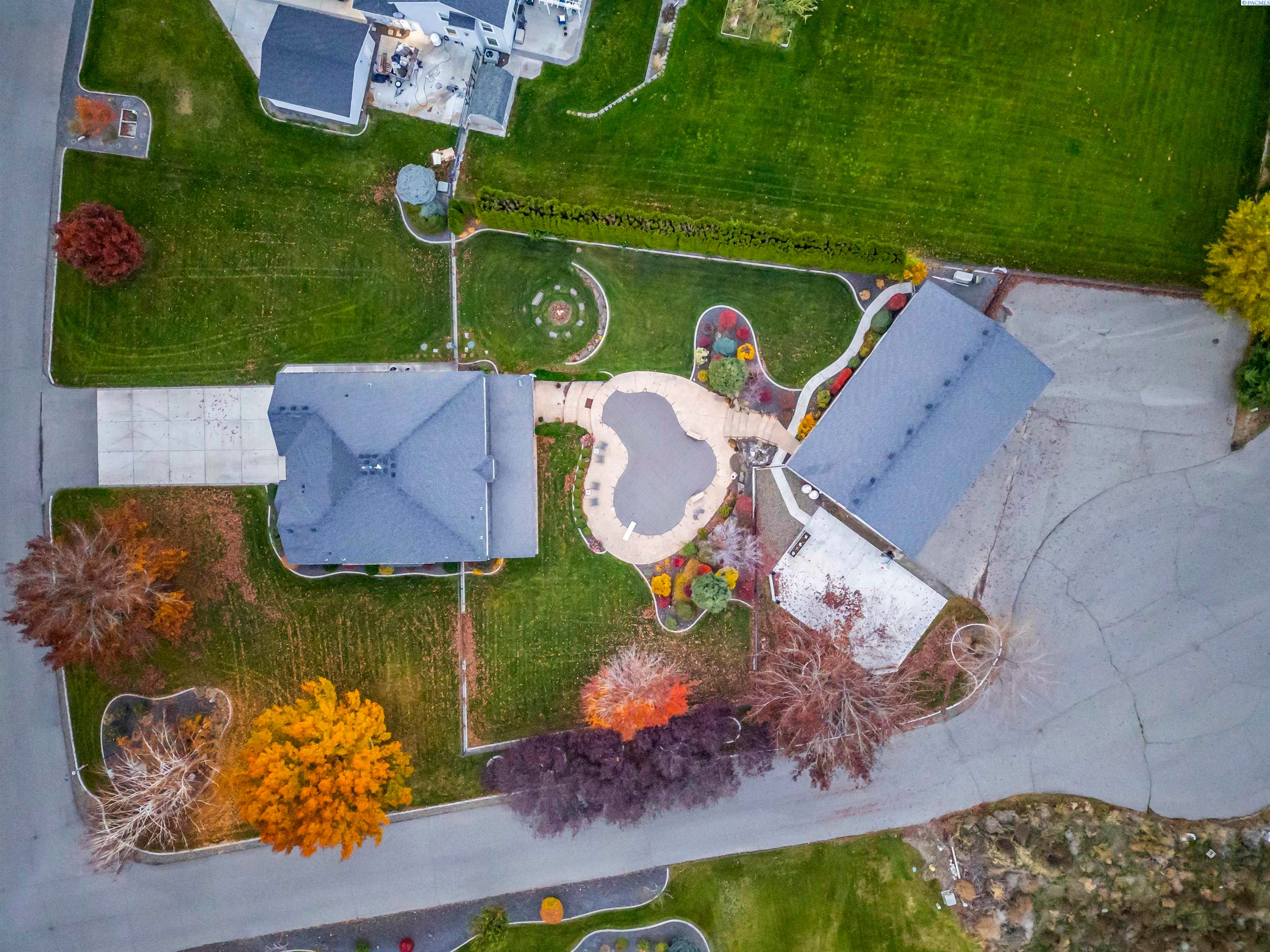 Pasco, Washington, 99301, United States, 5 Bedrooms Bedrooms, ,4 BathroomsBathrooms,Residential,For Sale,1988519