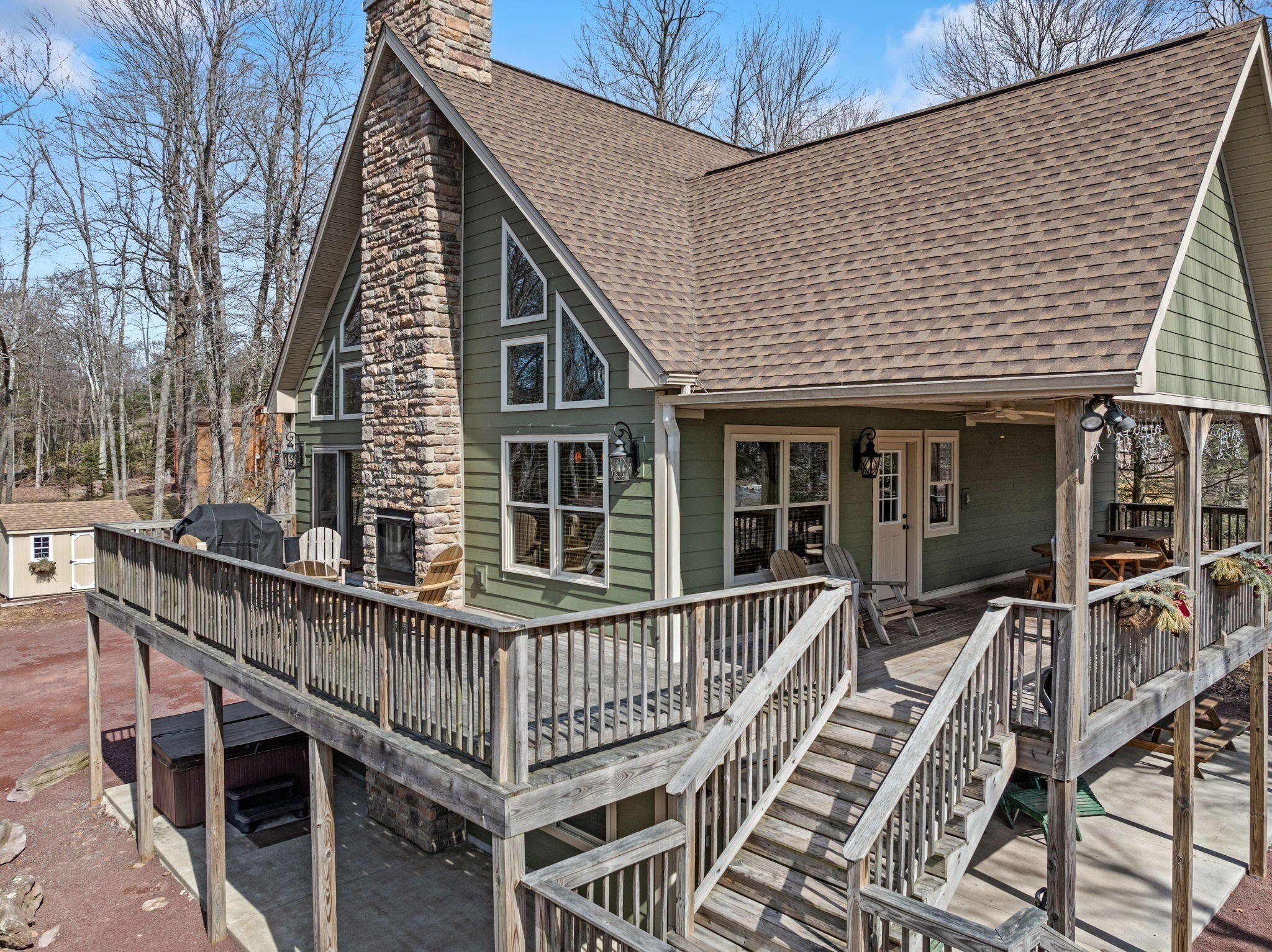 Lake Harmony, Pennsylvania, 18624, United States, 6 Bedrooms Bedrooms, ,3 BathroomsBathrooms,Residential,For Sale,1983616