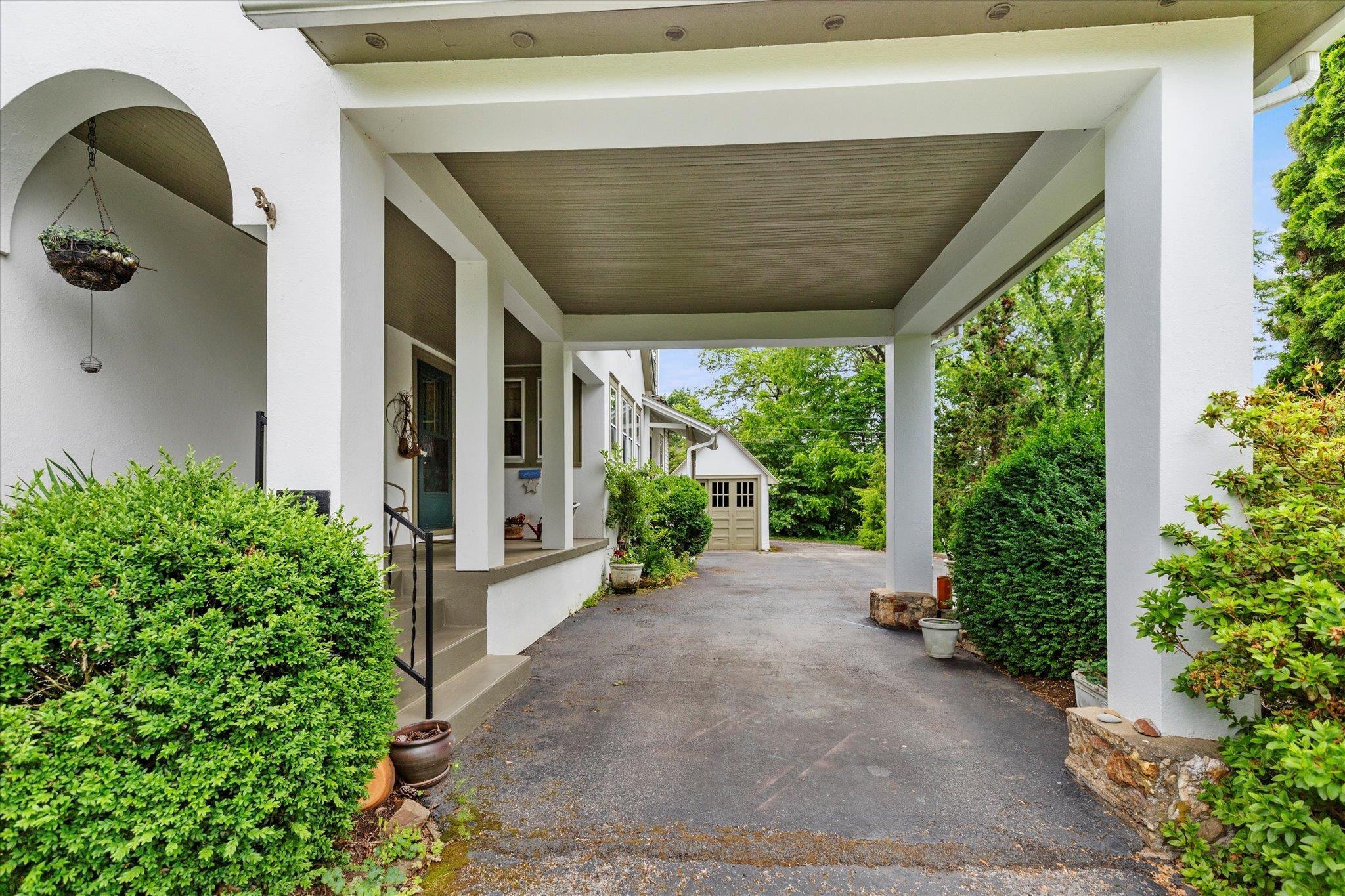 Blacksburg, Virginia, 24060, United States, 3 Bedrooms Bedrooms, ,3 BathroomsBathrooms,Residential,For Sale,1986553