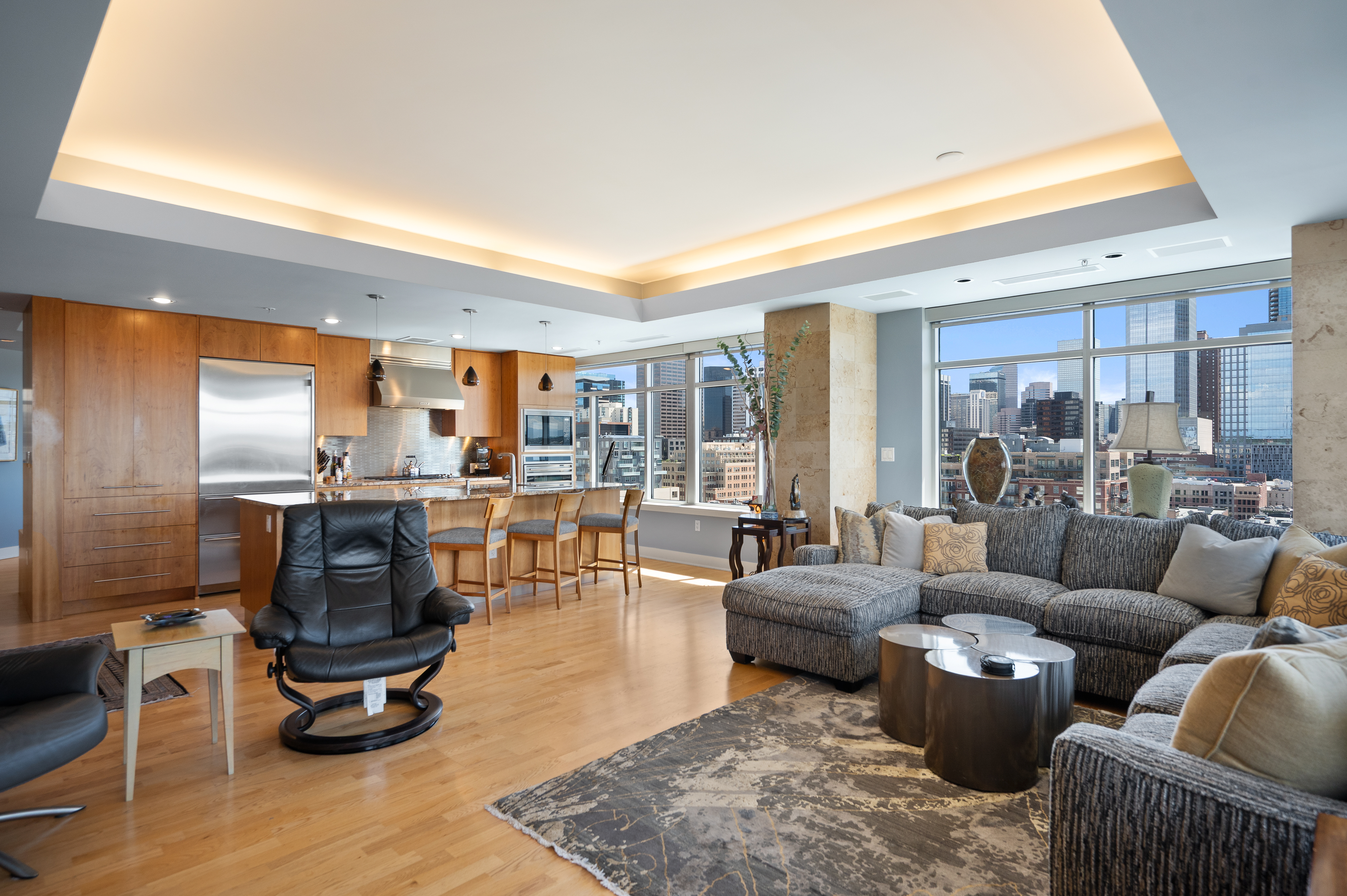  Impeccably Maintained Residence With Incredible Mountain And City Views - 物件實景