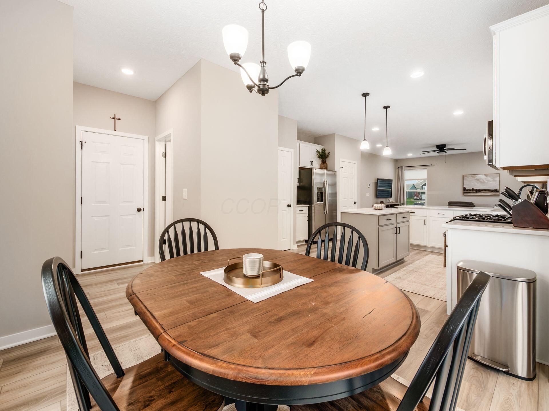 Powell, Ohio, 43065, United States, 3 Bedrooms Bedrooms, ,3 BathroomsBathrooms,Residential,For Sale,1970894