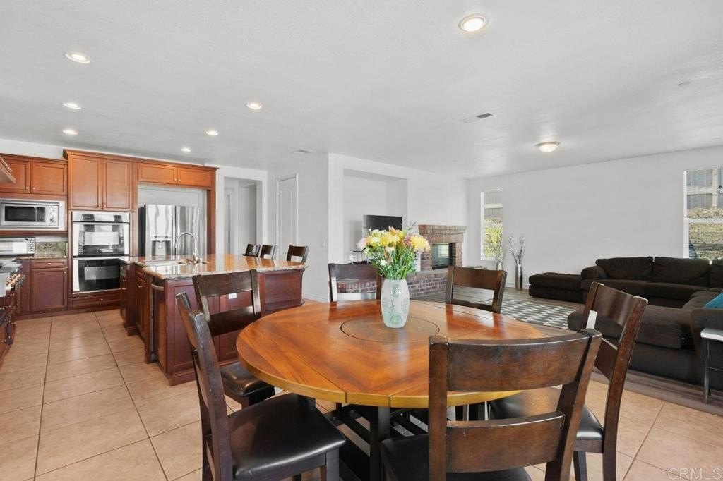 Chula Vista, California, 91914, United States, 4 Bedrooms Bedrooms, ,5 BathroomsBathrooms,Residential,For Sale,1906810