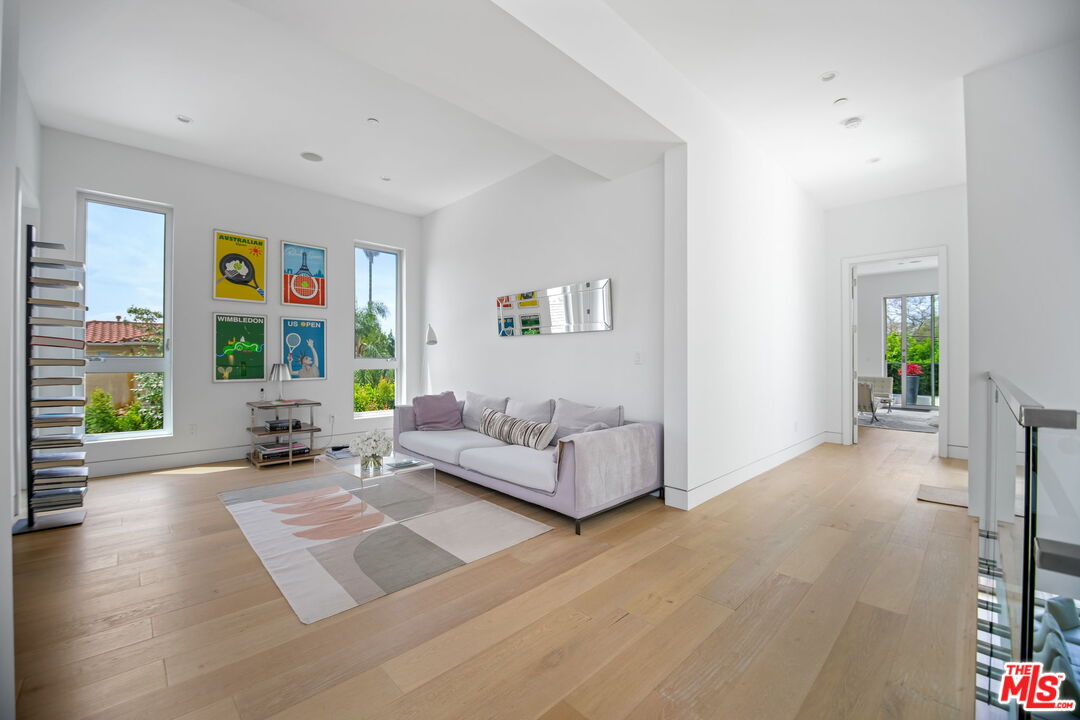 Los Angeles, California, 90046, United States, 5 Bedrooms Bedrooms, ,2 BathroomsBathrooms,Residential,For Sale,1829471