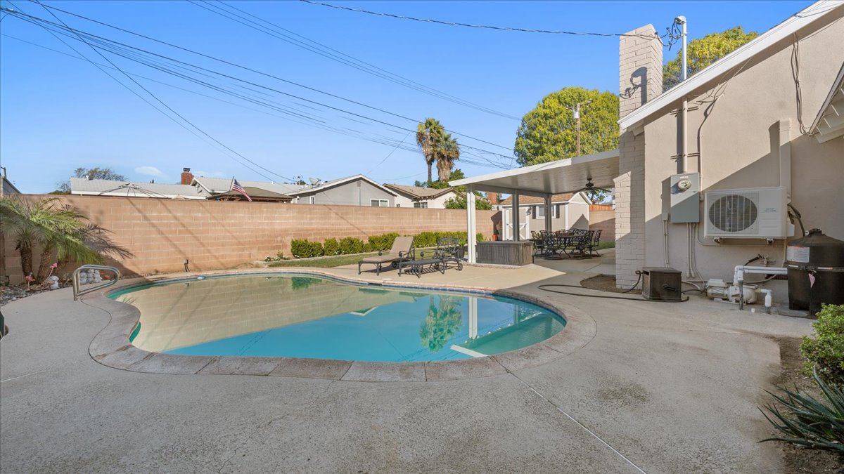 Ontario, California, 91762, United States, 3 Bedrooms Bedrooms, ,2 BathroomsBathrooms,Residential,For Sale,2012537