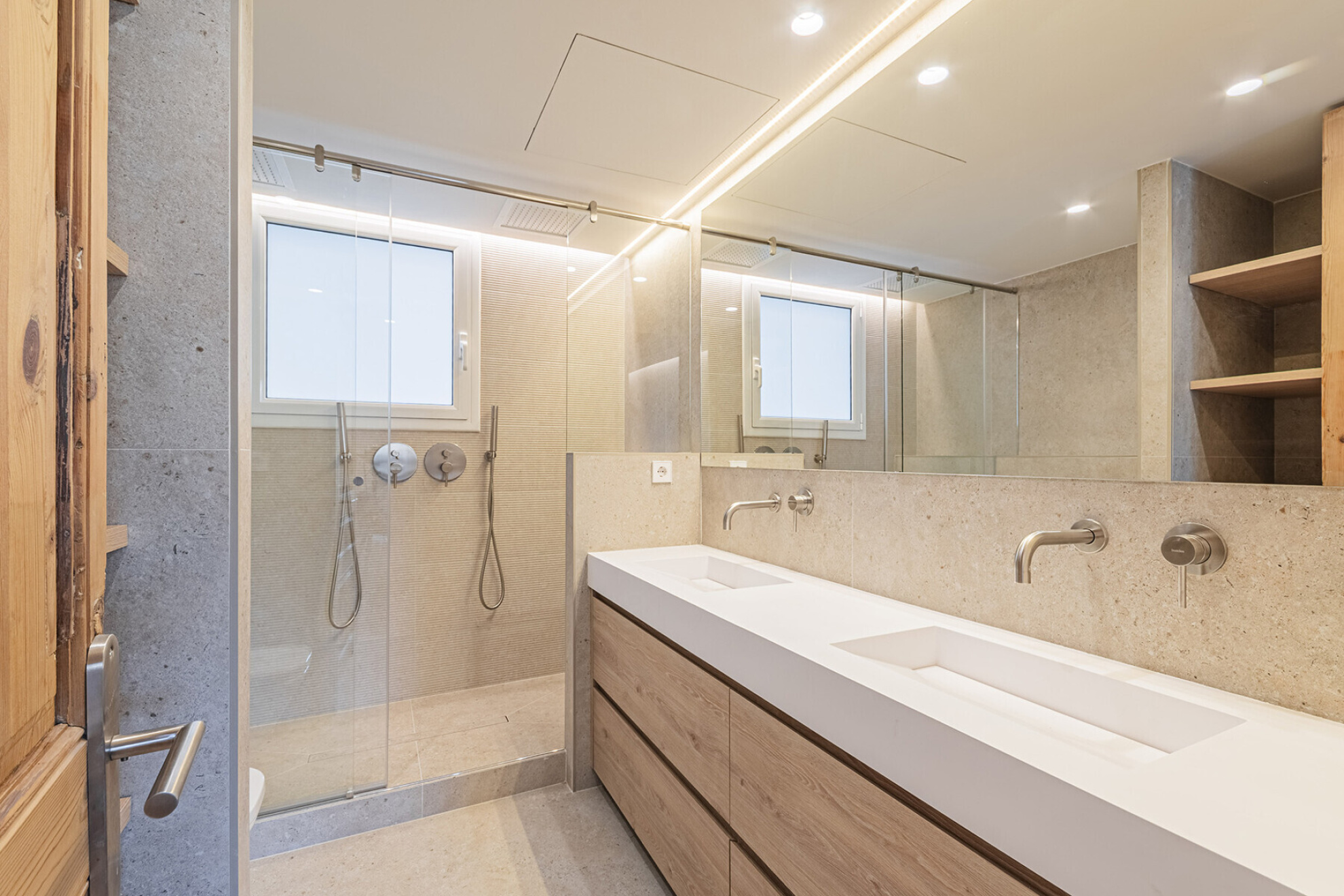  Exclusive brand new property in Girona pedestrian street in Quadrat d