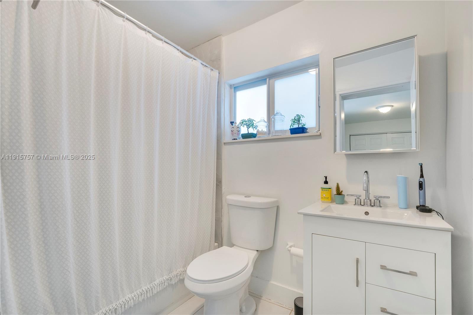 Miami, Florida, 33168, United States, 3 Bedrooms Bedrooms, ,3 BathroomsBathrooms,Residential,For Sale,1994717