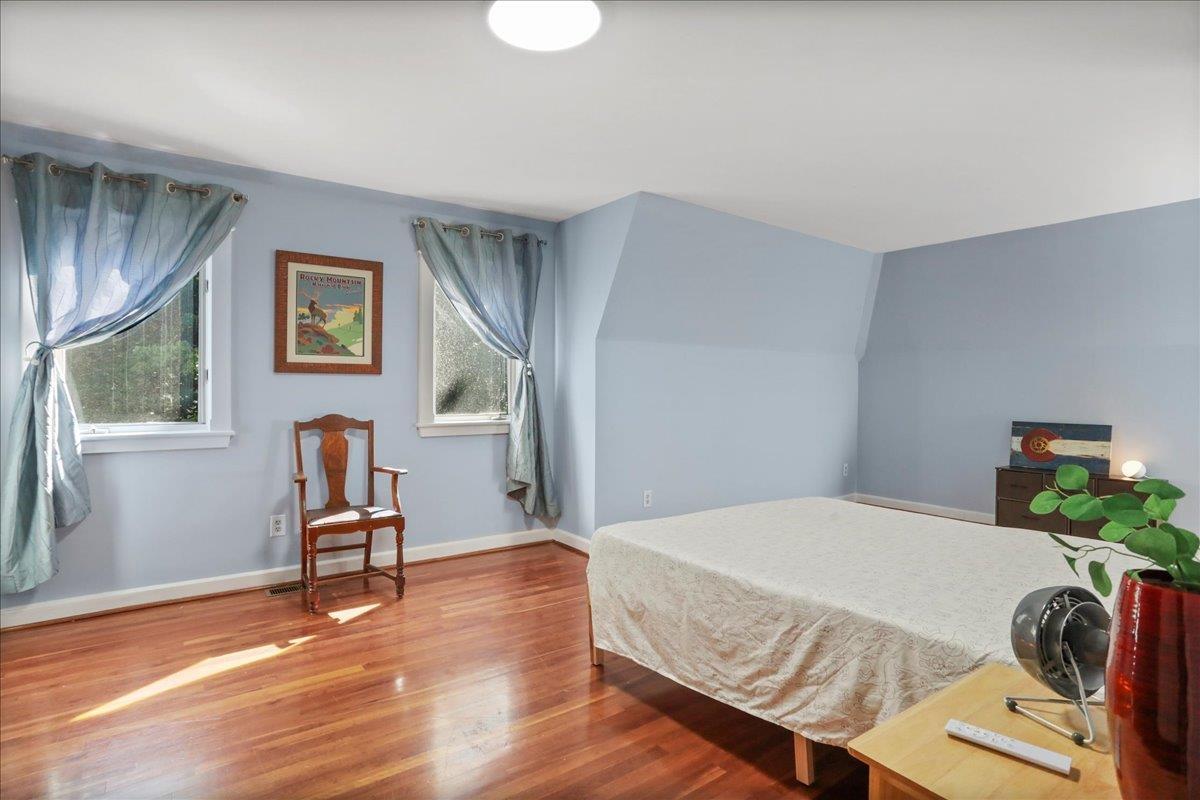 Mcgaheysville, Virginia, 22840, United States, 4 Bedrooms Bedrooms, ,4 BathroomsBathrooms,Residential,For Sale,1877155