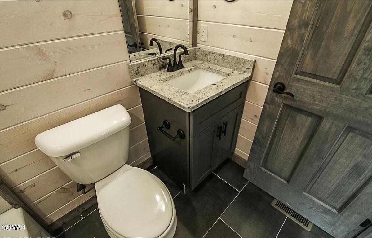 Gatlinburg, Tennessee, 37738, United States, 4 Bedrooms Bedrooms, ,5 BathroomsBathrooms,Residential,For Sale,2048286