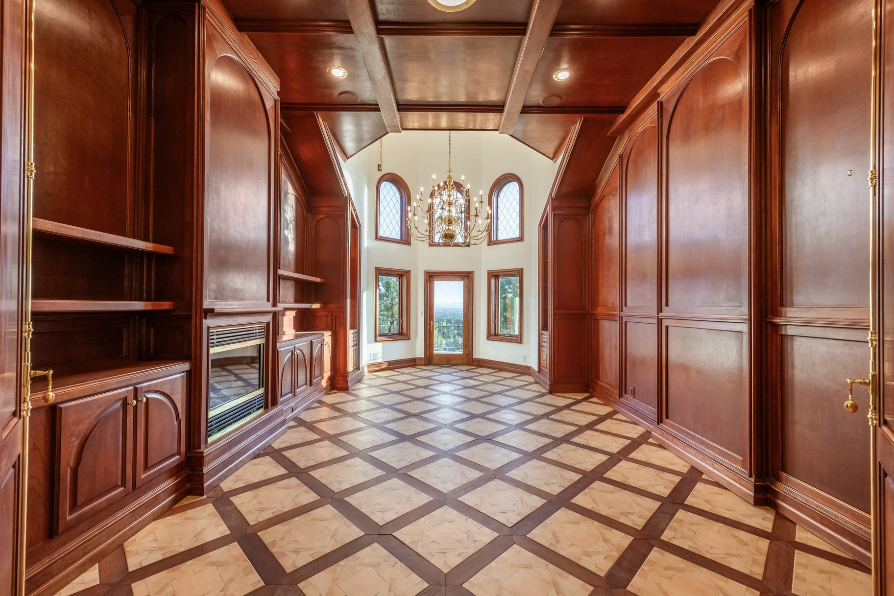  European Estate with Huge Views of the Valley - 物件實景