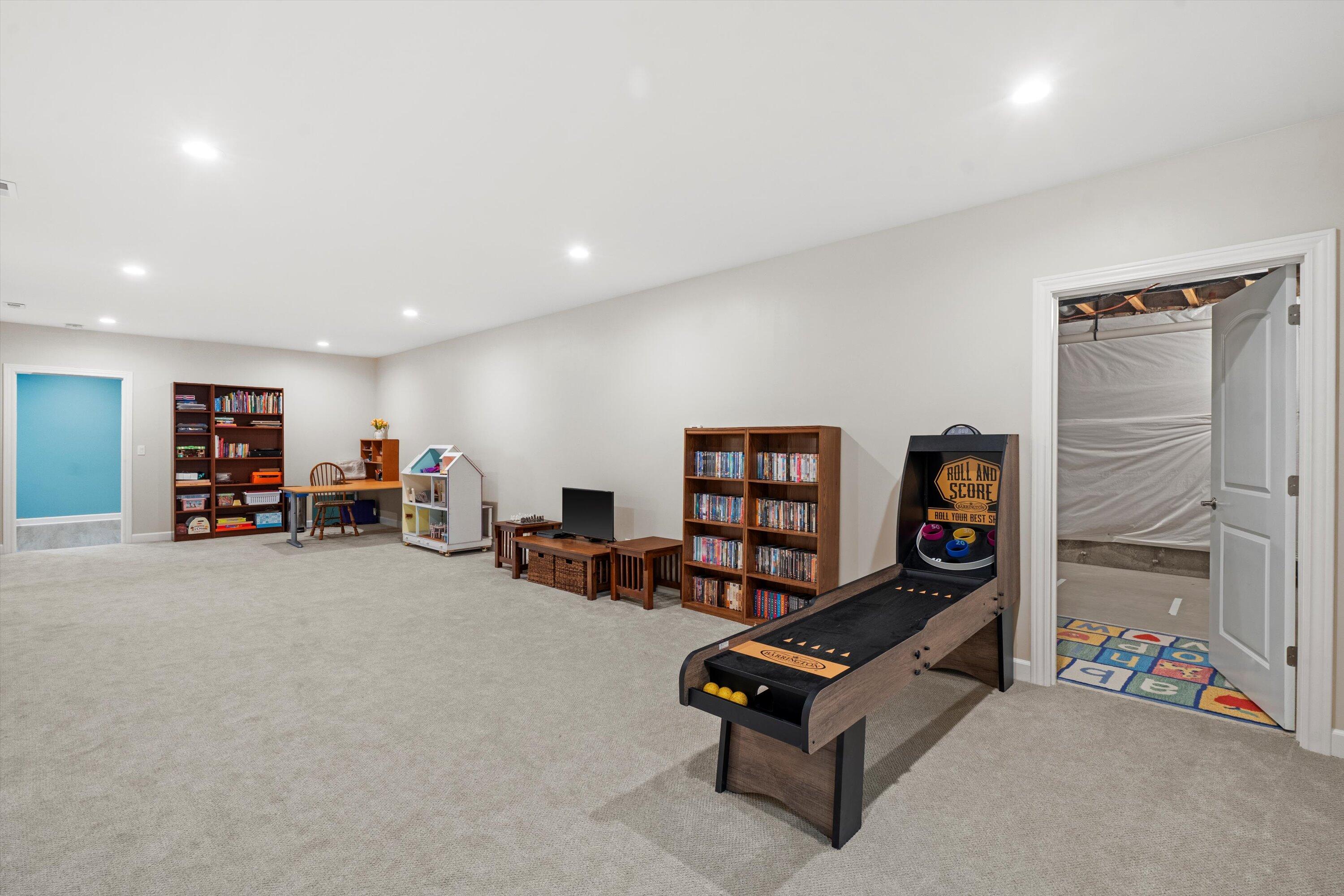 Bloomfield, Wisconsin, 53147, United States, 5 Bedrooms Bedrooms, ,3 BathroomsBathrooms,Residential,For Sale,1921596