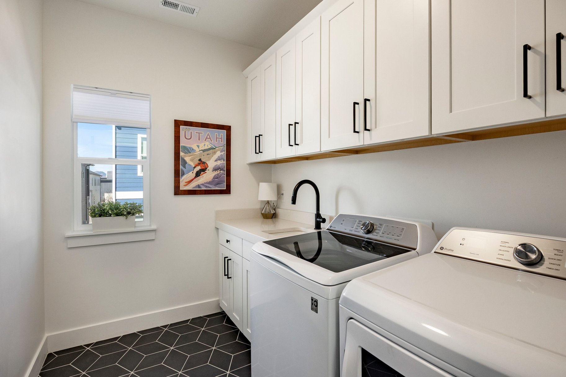  Stylish 2023 Move-In Ready Home  Silver Creek Village - 物件實景
