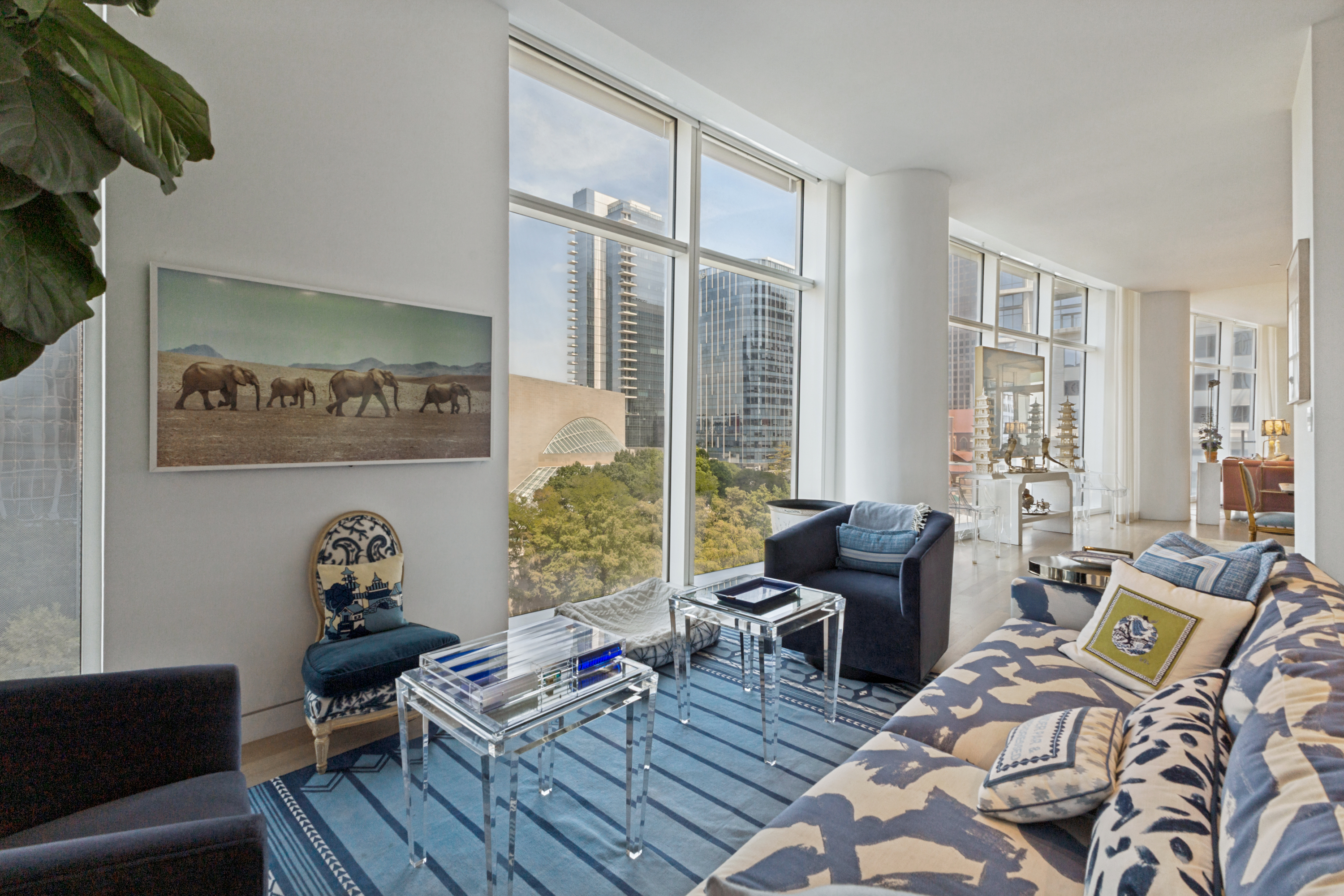  Distinctive Residence with Refined Custom Interiors - 物件實景